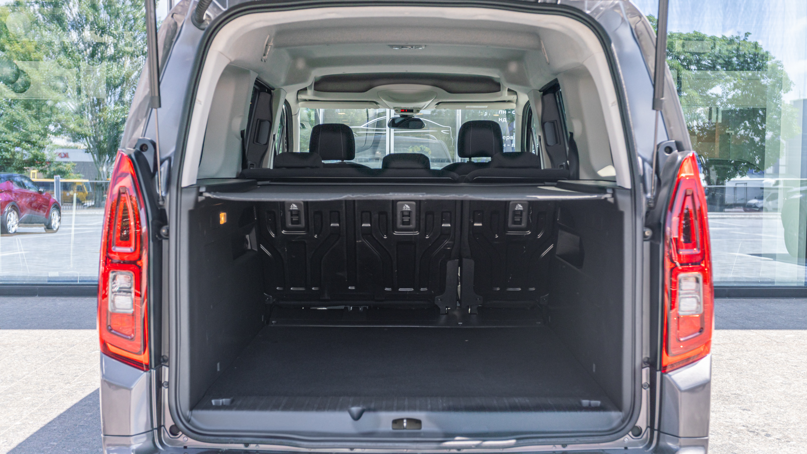 Toyota PROACE CITY VERSO 2023 року з пробігом 82069 км, Мінівен, Тойота Центр Дніпро "Алмаз Мотор" на Запорізькому шосе, м.Дніпро - 1080000 ГРН | Фото № 10