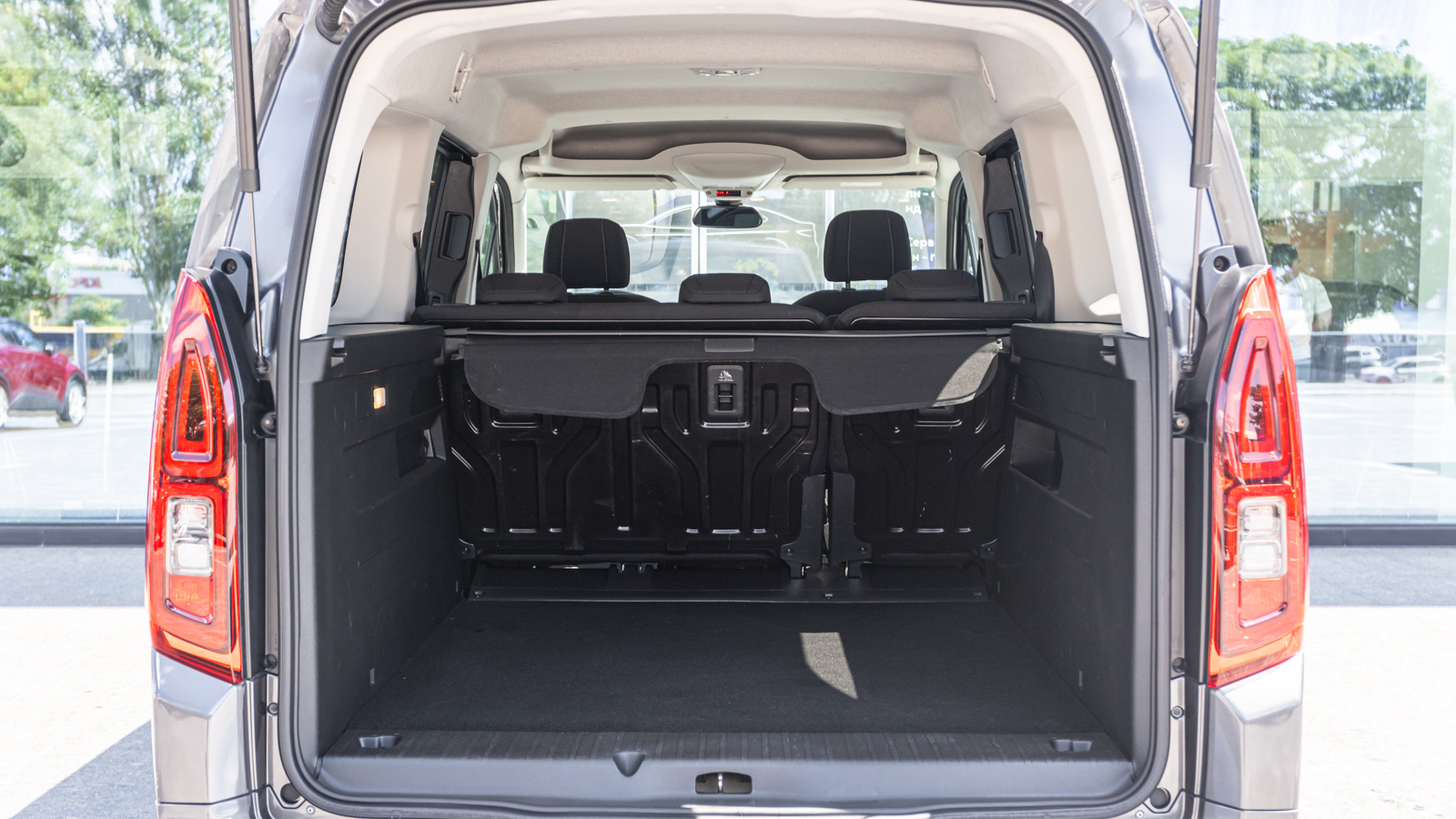 Toyota PROACE CITY VERSO 2023 року з пробігом 82069 км, Мінівен, Тойота Центр Дніпро "Алмаз Мотор" на Запорізькому шосе, м.Дніпро - 1080000 ГРН | Фото № 11