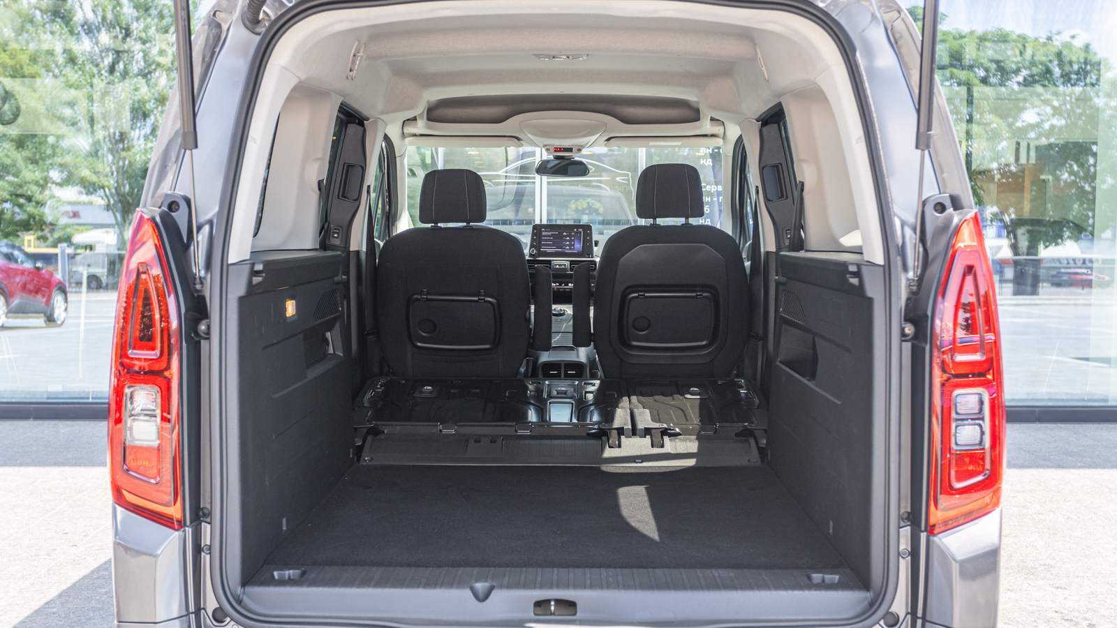 Toyota PROACE CITY VERSO 2023 року з пробігом 82069 км, Мінівен, Тойота Центр Дніпро "Алмаз Мотор" на Запорізькому шосе, м.Дніпро - 1080000 ГРН | Фото № 12