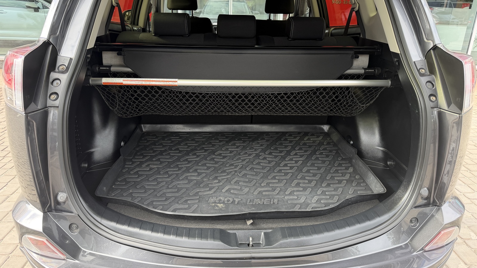 Toyota RAV4 2017 року, Універсал, Тойота Центр Кривий Ріг "Алмаз Сістем", м.Кривий Ріг | Фото № 10 Toyota RAV4 2017 року з пробігом 68936 км, Універсал, Тойота Центр Кривий Ріг "Алмаз Сістем", м.Кривий Ріг - 900000 ГРН | Фото № 10