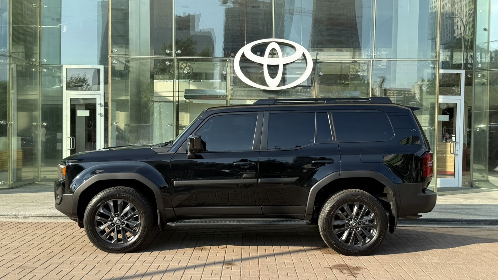 Toyota LAND CRUISER PRADO 2025 року з пробігом 18095 км, Універсал, Тойота Центр Київ "Автосаміт Укравто", м.Київ - 2850000 ГРН | Фото № 3
