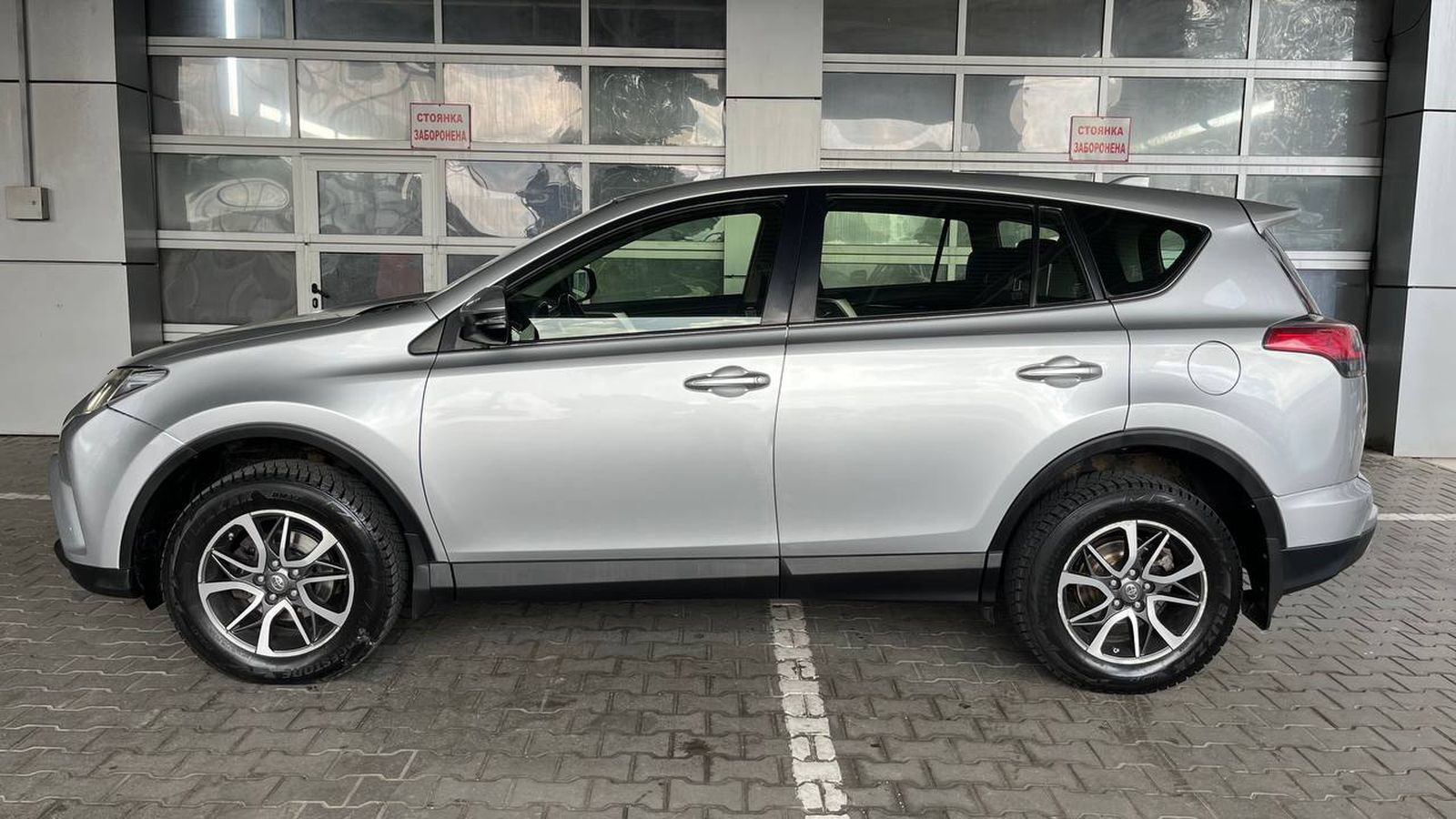 Toyota RAV4 2016 року, Універсал, Тойота Центр Хмельницький "Гранд Мотор", м.Хмельницький | Фото № 3 Toyota RAV4 2016 року з пробігом 246859 км, Універсал, Тойота Центр Хмельницький "Гранд Мотор", м.Хмельницький - 774000 ГРН | Фото № 3