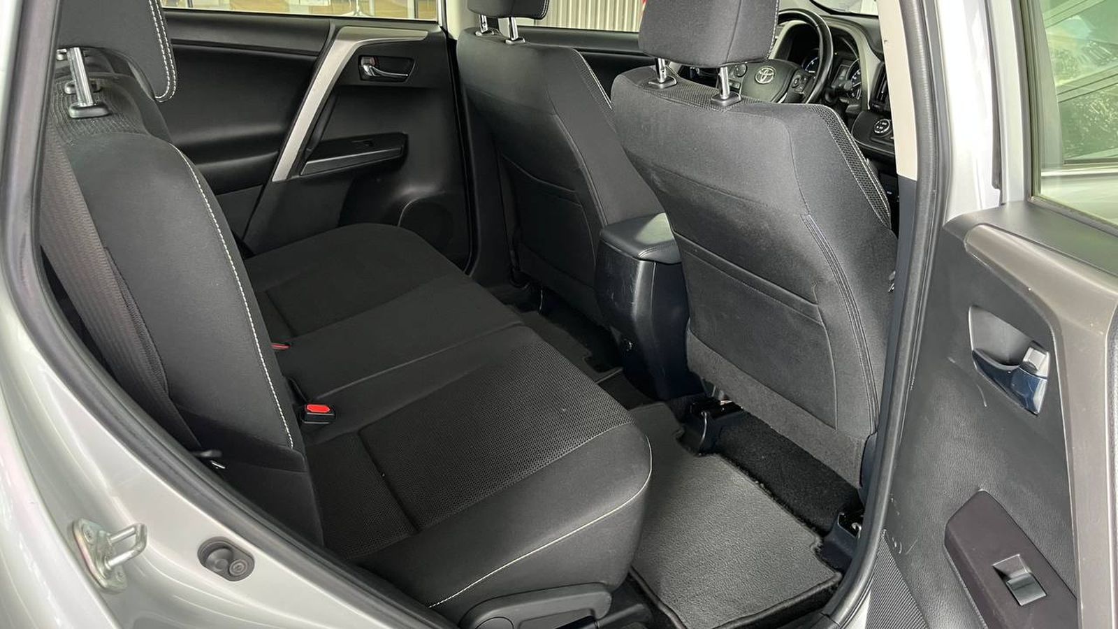 Toyota RAV4 2016 року, Універсал, Тойота Центр Хмельницький "Гранд Мотор", м.Хмельницький | Фото № 7 Toyota RAV4 2016 року з пробігом 246859 км, Універсал, Тойота Центр Хмельницький "Гранд Мотор", м.Хмельницький - 774000 ГРН | Фото № 7