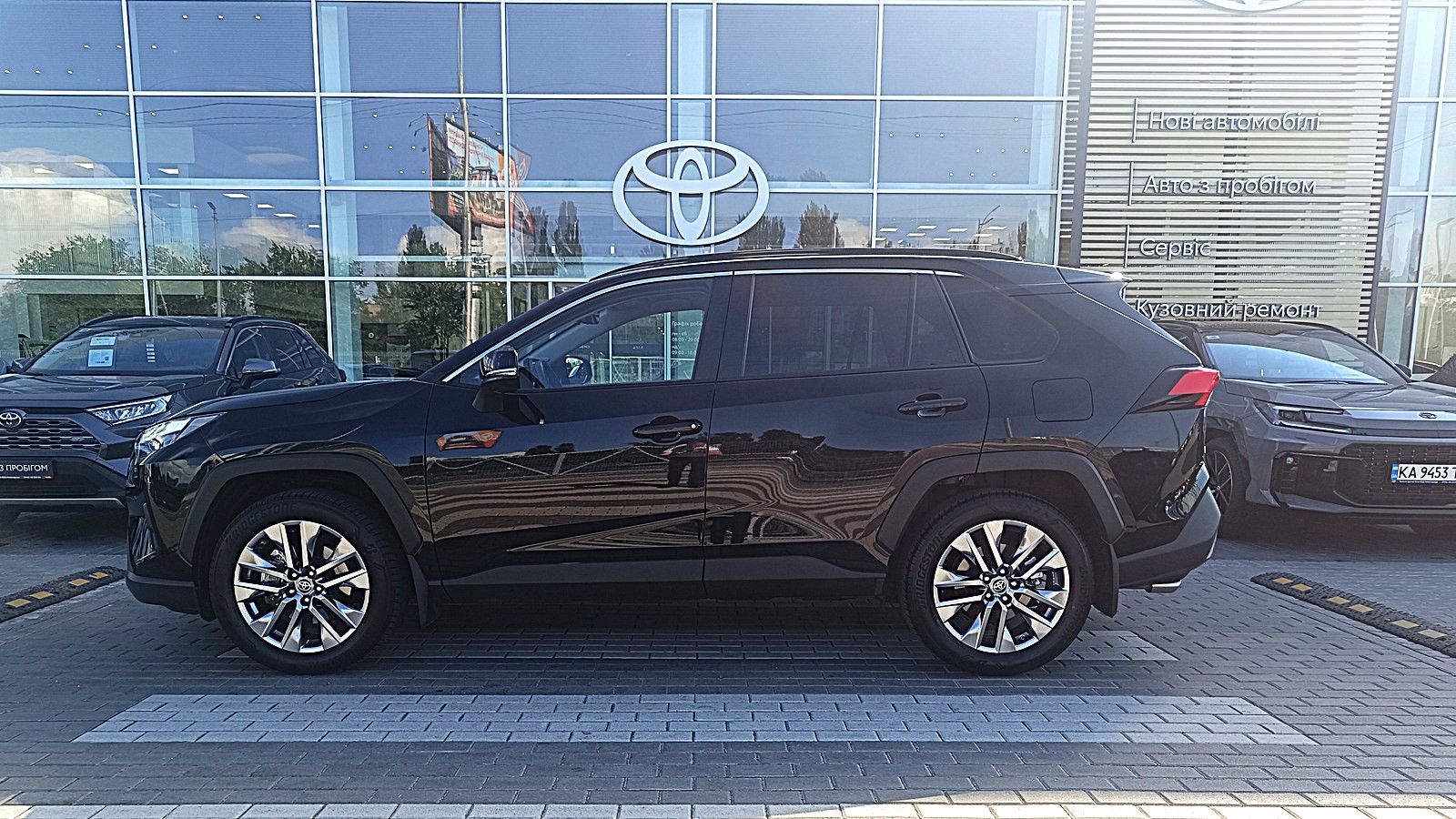 Toyota RAV4 2024 року, Універсал, Тойота Центр Київ "ВіДі Автострада", м.Київ | Фото № 3 Toyota RAV4 2024 року з пробігом 37613 км, Універсал, Тойота Центр Київ "ВіДі Автострада", м.Київ - 2120000 ГРН | Фото № 3