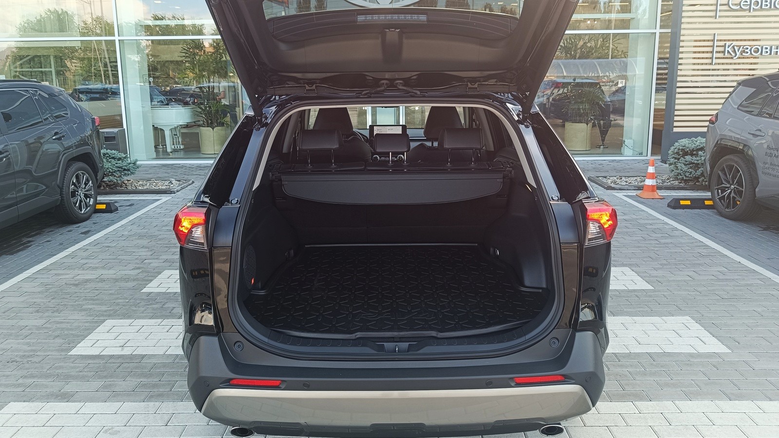 Toyota RAV4 2024 року, Універсал, Тойота Центр Київ "ВіДі Автострада", м.Київ | Фото № 10 Toyota RAV4 2024 року з пробігом 37613 км, Універсал, Тойота Центр Київ "ВіДі Автострада", м.Київ - 2120000 ГРН | Фото № 10