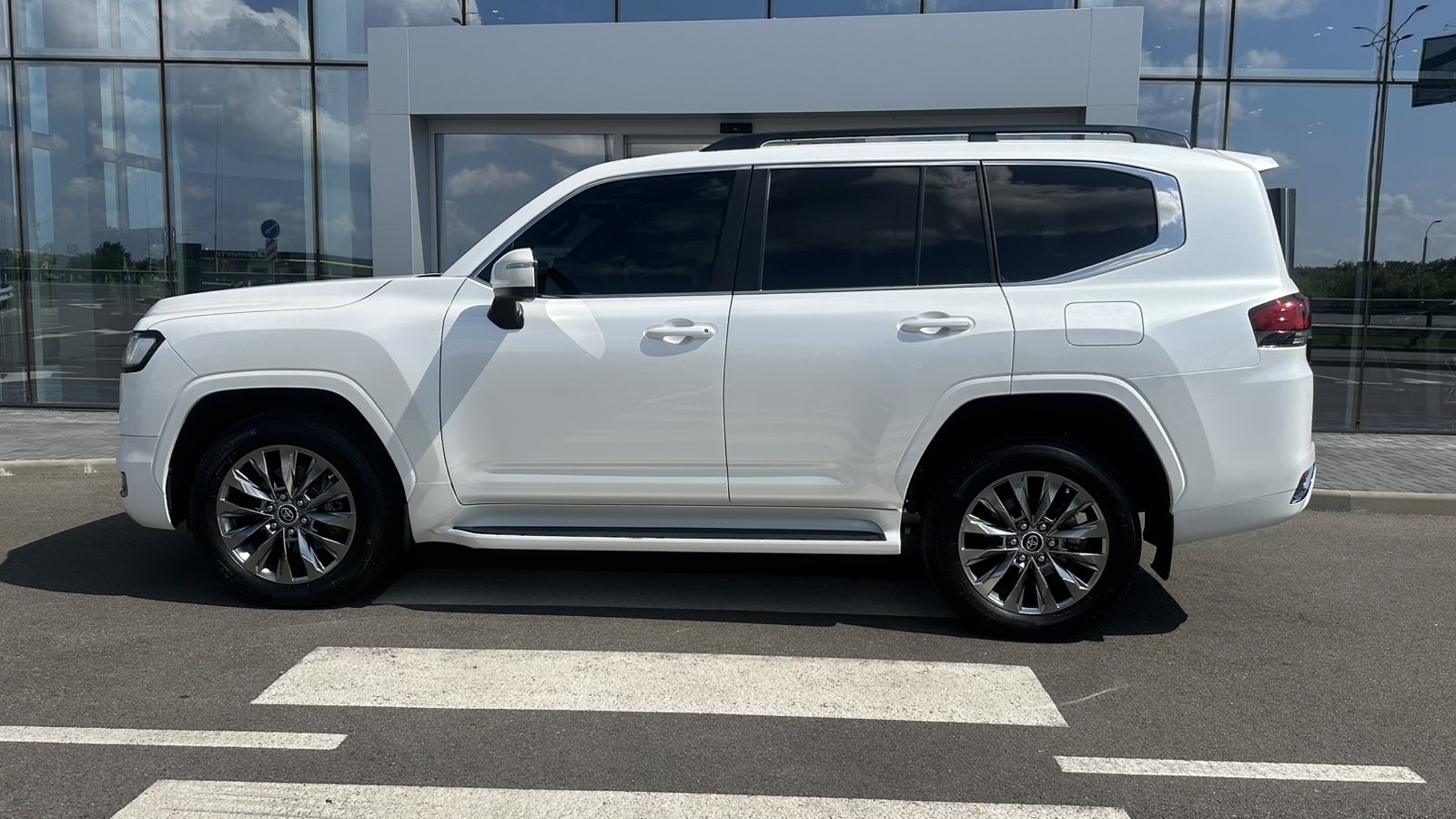 Toyota LAND CRUISER 2023 року з пробігом 85000 км, Універсал, Лексус Київ Аеропорт, м.Київ - 3962127 ГРН | Фото № 3