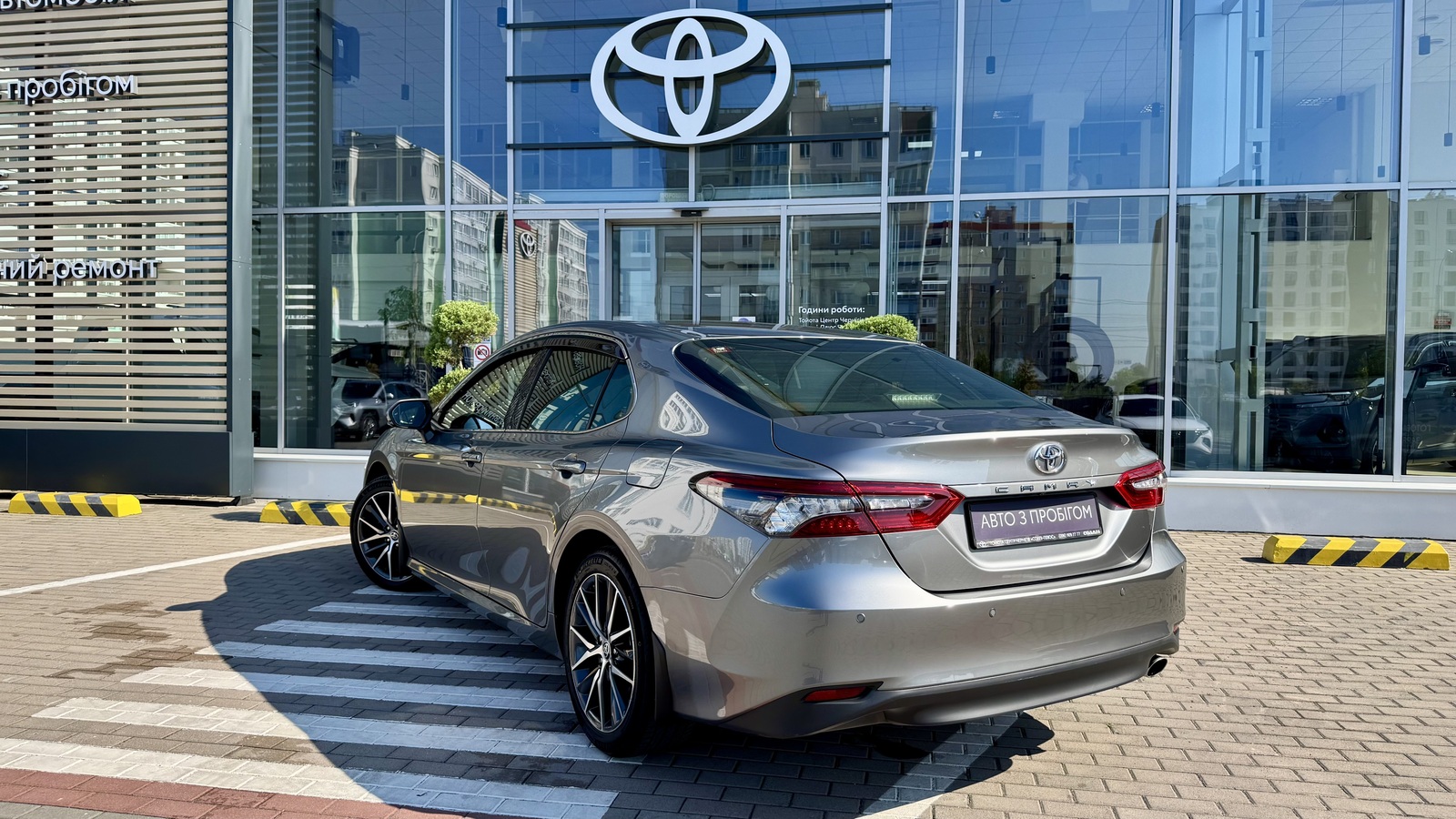 Toyota CAMRY 2021 року, Седан, Тойота Центр Чернігів "Соллі-Плюс", м.Чернігів | Фото № 2 Toyota CAMRY 2021 року з пробігом 33122 км, Седан, Тойота Центр Чернігів "Соллі-Плюс", м.Чернігів - 1360000 ГРН | Фото № 2