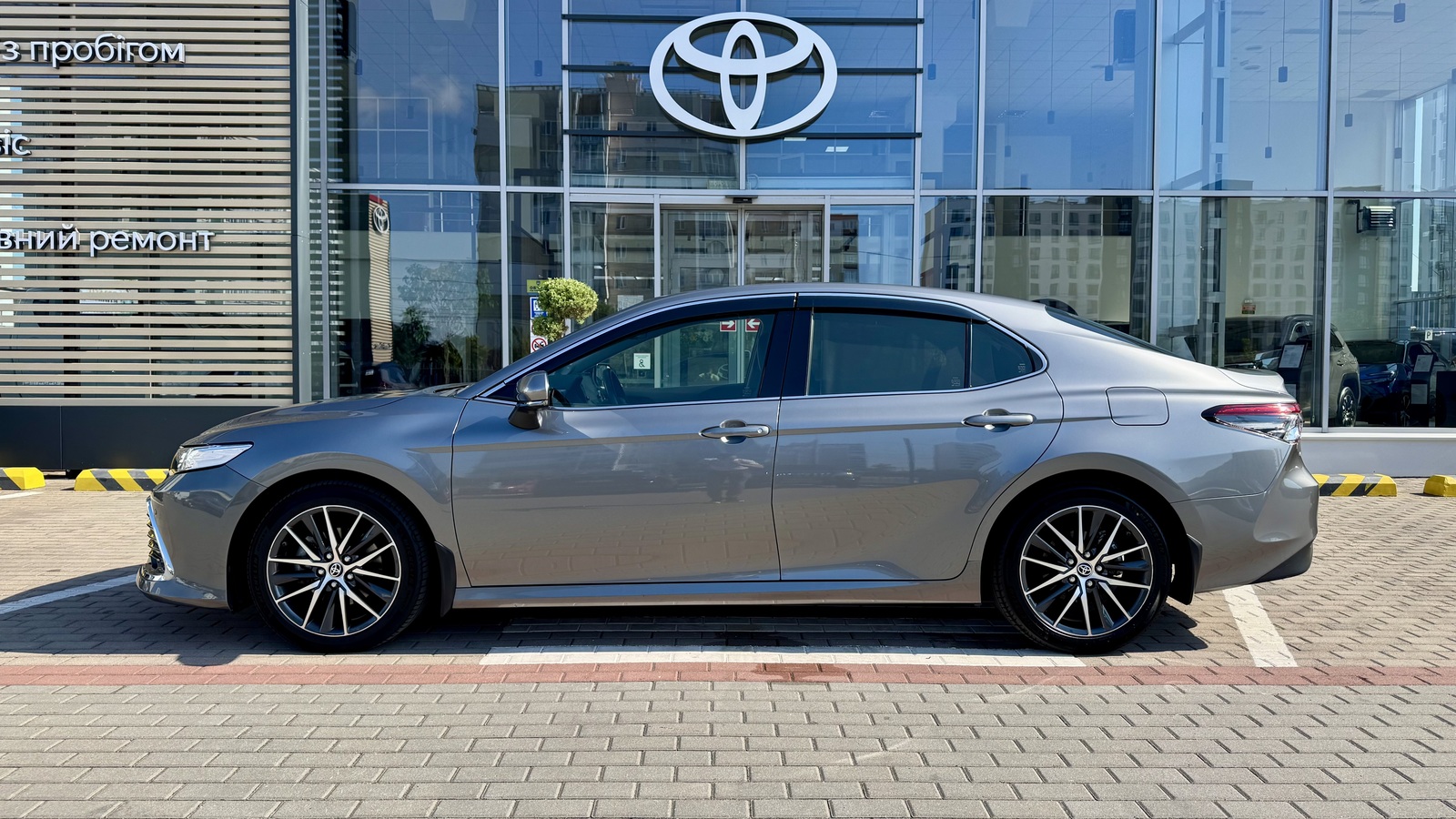 Toyota CAMRY 2021 року, Седан, Тойота Центр Чернігів "Соллі-Плюс", м.Чернігів | Фото № 3 Toyota CAMRY 2021 року з пробігом 33122 км, Седан, Тойота Центр Чернігів "Соллі-Плюс", м.Чернігів - 1360000 ГРН | Фото № 3
