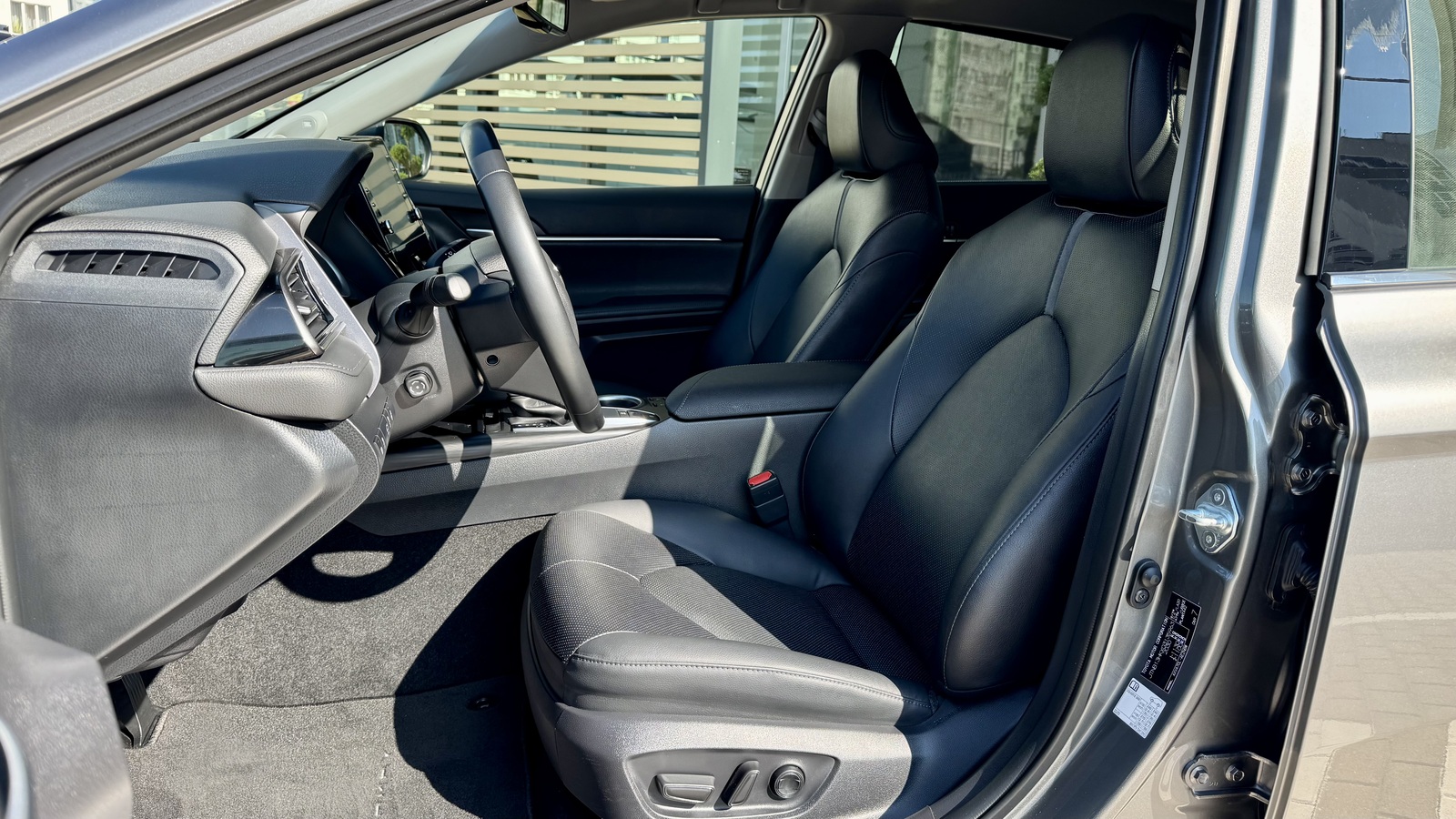 Toyota CAMRY 2021 року, Седан, Тойота Центр Чернігів "Соллі-Плюс", м.Чернігів | Фото № 12 Toyota CAMRY 2021 року з пробігом 33122 км, Седан, Тойота Центр Чернігів "Соллі-Плюс", м.Чернігів - 1360000 ГРН | Фото № 12