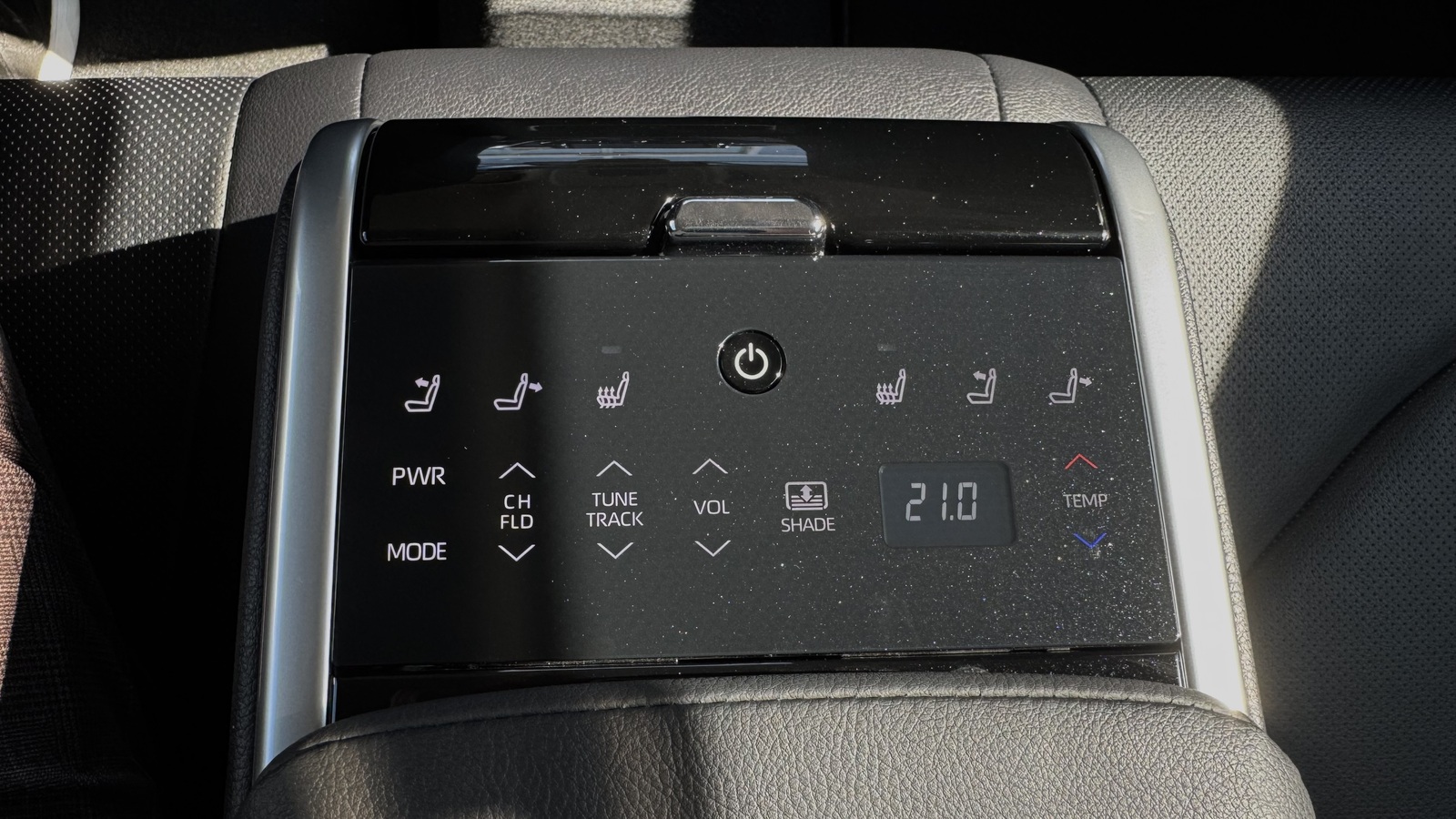 Toyota CAMRY 2021 року, Седан, Тойота Центр Чернігів "Соллі-Плюс", м.Чернігів | Фото № 20 Toyota CAMRY 2021 року з пробігом 33122 км, Седан, Тойота Центр Чернігів "Соллі-Плюс", м.Чернігів - 1360000 ГРН | Фото № 20