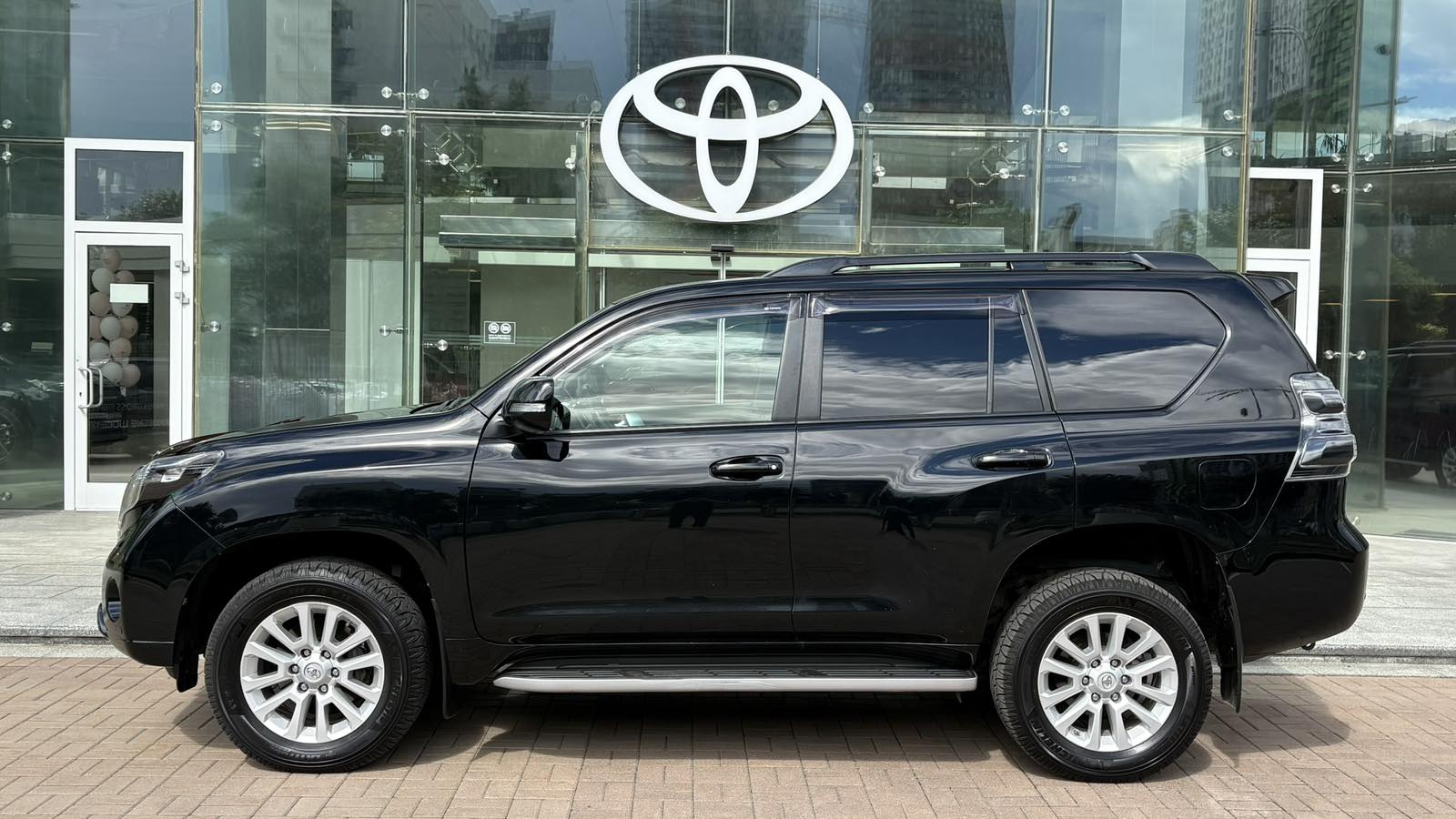 Toyota LAND CRUISER PRADO 2016 року, Універсал, Тойота Центр Київ "Автосаміт Укравто", м.Київ | Фото № 3 Toyota LAND CRUISER PRADO 2016 року з пробігом 336897 км, Універсал, Тойота Центр Київ "Автосаміт Укравто", м.Київ - 1340000 ГРН | Фото № 3