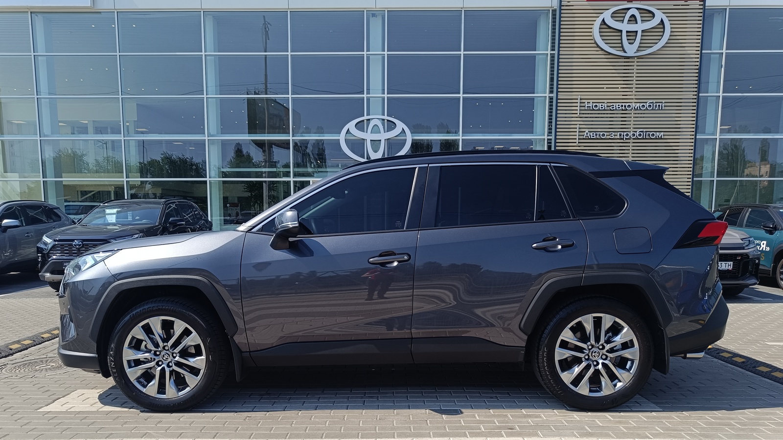 Toyota RAV4 2025 року, Універсал, Тойота Центр Київ "ВіДі Автострада", м.Київ | Фото № 3 Toyota RAV4 2025 року з пробігом 21387 км, Універсал, Тойота Центр Київ "ВіДі Автострада", м.Київ - 1905000 ГРН | Фото № 3