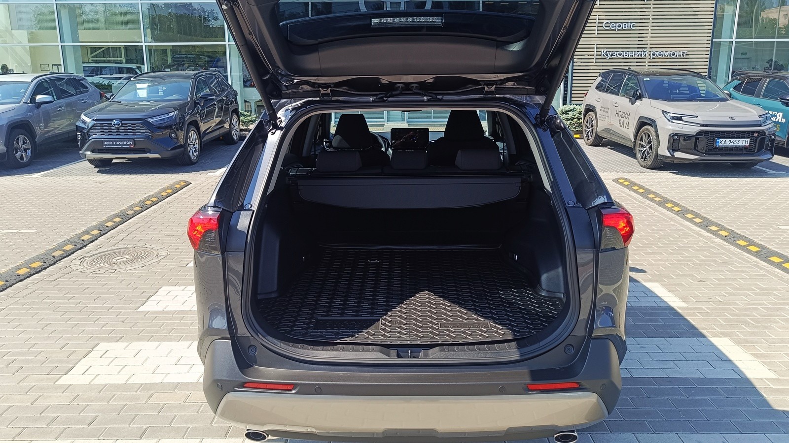 Toyota RAV4 2025 року, Універсал, Тойота Центр Київ "ВіДі Автострада", м.Київ | Фото № 10 Toyota RAV4 2025 року з пробігом 21387 км, Універсал, Тойота Центр Київ "ВіДі Автострада", м.Київ - 1905000 ГРН | Фото № 10