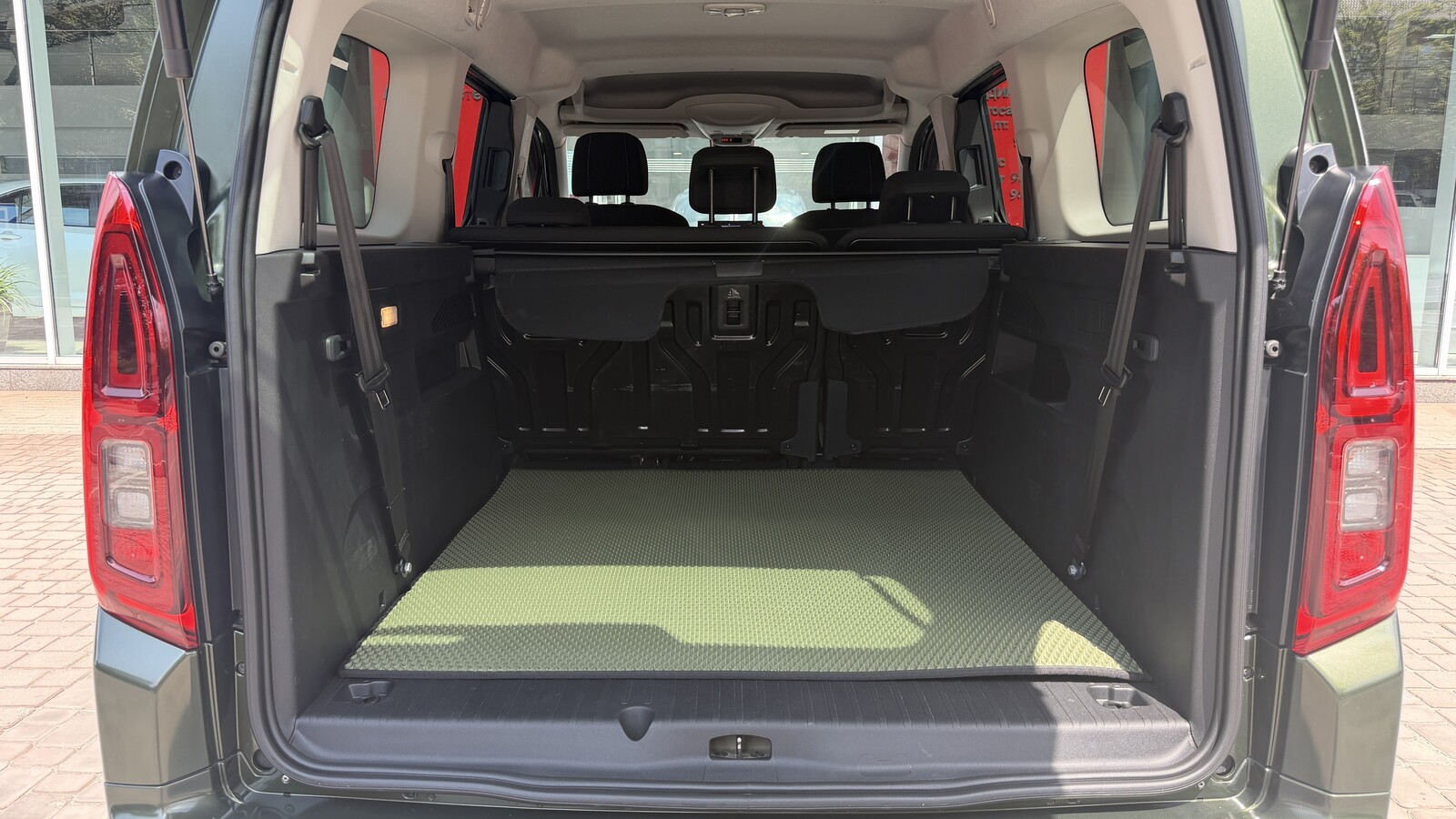 Toyota PROACE CITY VERSO 2024 року, Універсал, Тойота Центр Кривий Ріг "Алмаз Сістем", м.Кривий Ріг | Фото № 10 Toyota PROACE CITY VERSO 2024 року з пробігом 118785 км, Універсал, Тойота Центр Кривий Ріг "Алмаз Сістем", м.Кривий Ріг - 1180000 ГРН | Фото № 10