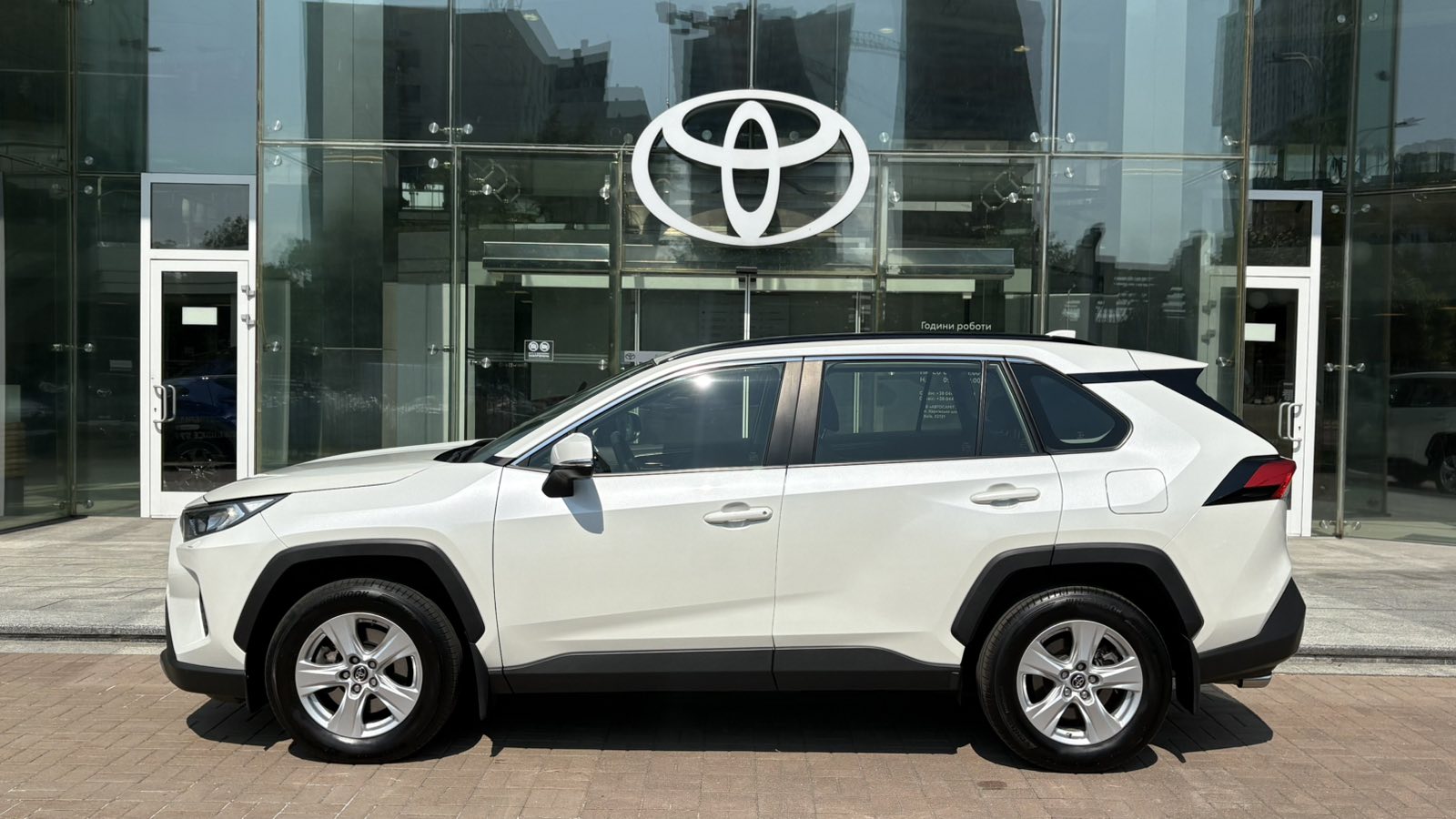 Toyota RAV4 2019 року з пробігом 37082 км, Універсал, Тойота Центр Київ "Автосаміт Укравто", м.Київ - 1479000 ГРН | Фото № 3