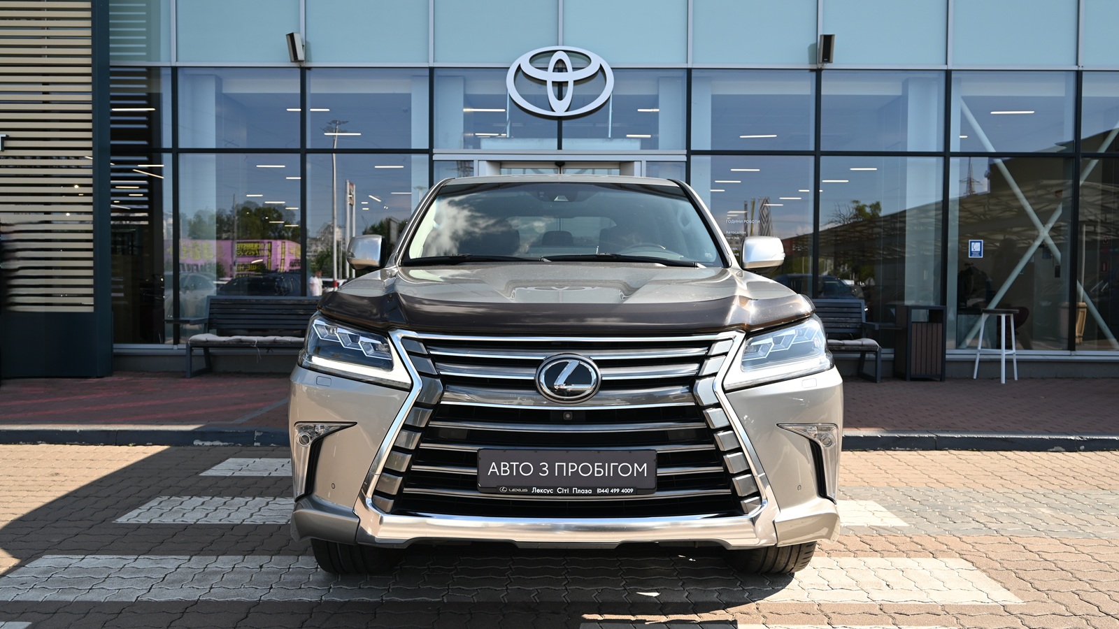 Lexus LX 2018 року, Універсал, Тойота Центр Київ "Сіті Плаза", м.Київ | Фото № 5 Lexus LX 2018 року з пробігом 83724 км, Універсал, Тойота Центр Київ "Сіті Плаза", м.Київ - 2926935 ГРН | Фото № 5