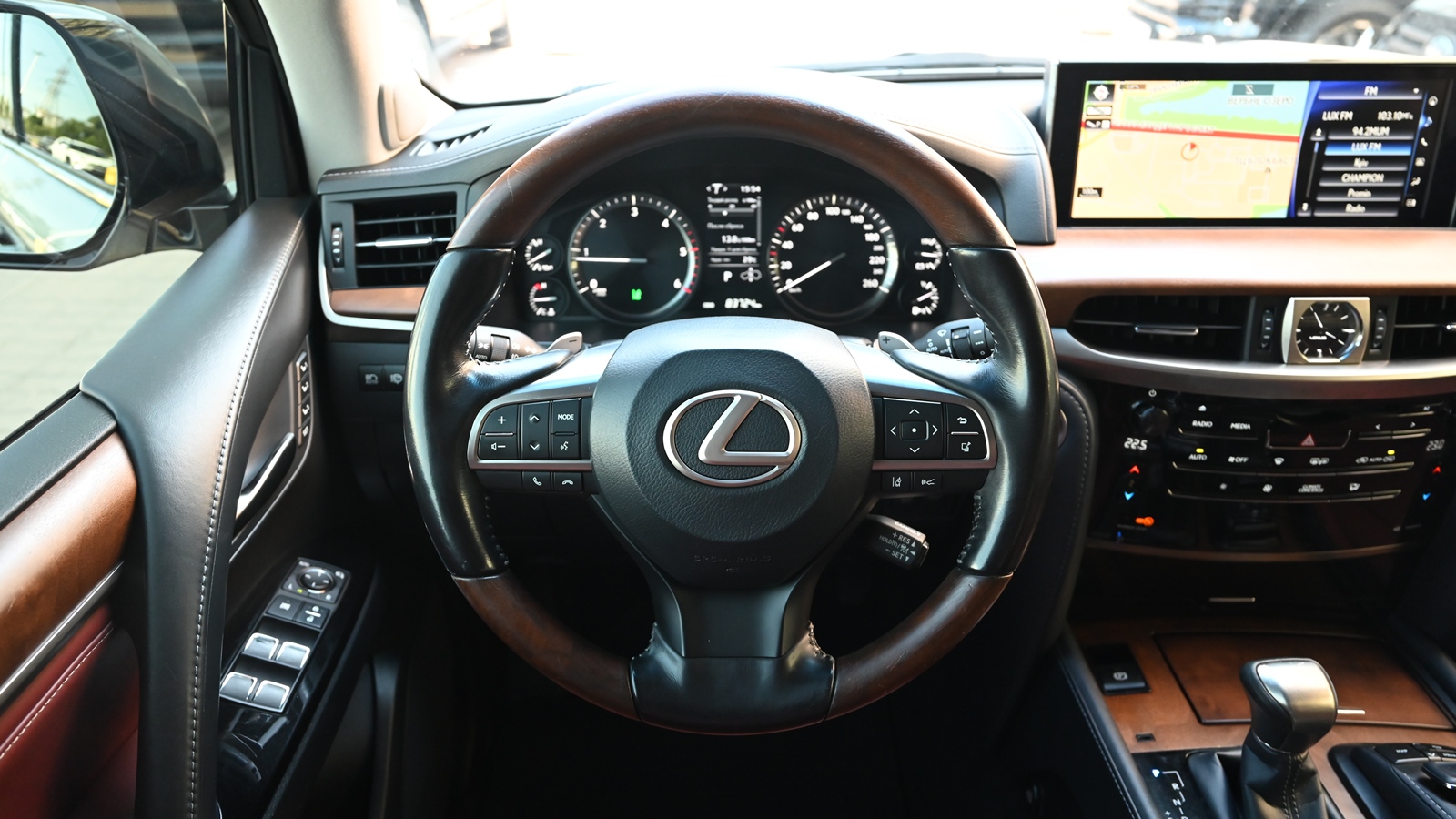 Lexus LX 2018 року, Універсал, Тойота Центр Київ "Сіті Плаза", м.Київ | Фото № 9 Lexus LX 2018 року з пробігом 83724 км, Універсал, Тойота Центр Київ "Сіті Плаза", м.Київ - 2926935 ГРН | Фото № 9