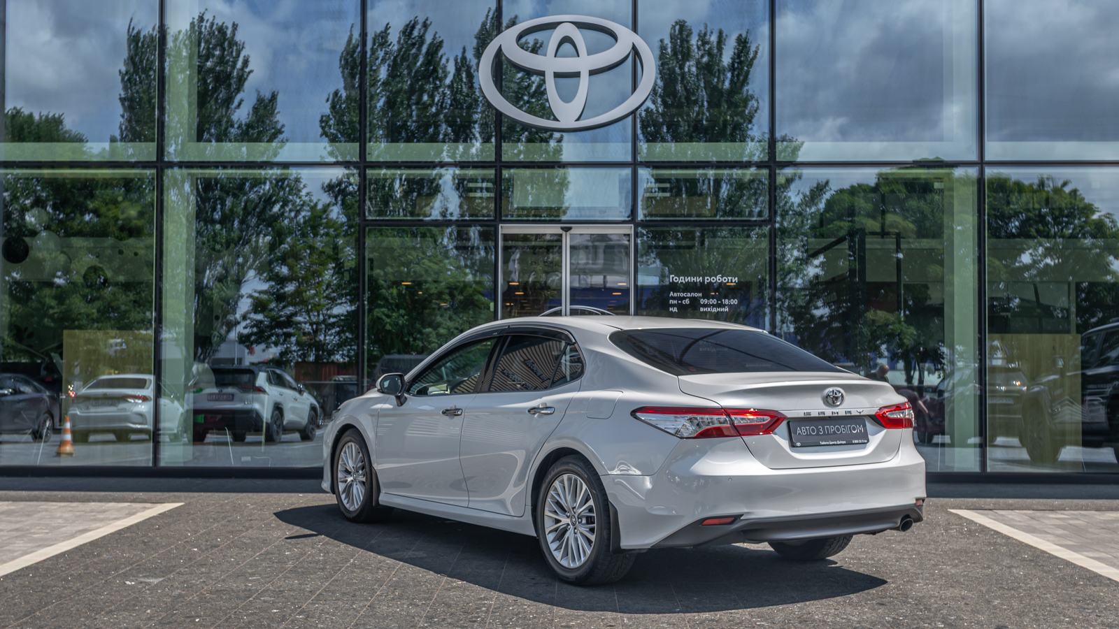 Toyota CAMRY 2019 року, Седан, Тойота Центр Дніпро "Алмаз Мотор" на Запорізькому шосе, м.Дніпро | Фото № 2 Toyota CAMRY 2019 року з пробігом 150035 км, Седан, Тойота Центр Дніпро "Алмаз Мотор" на Запорізькому шосе, м.Дніпро - 1115000 ГРН | Фото № 2
