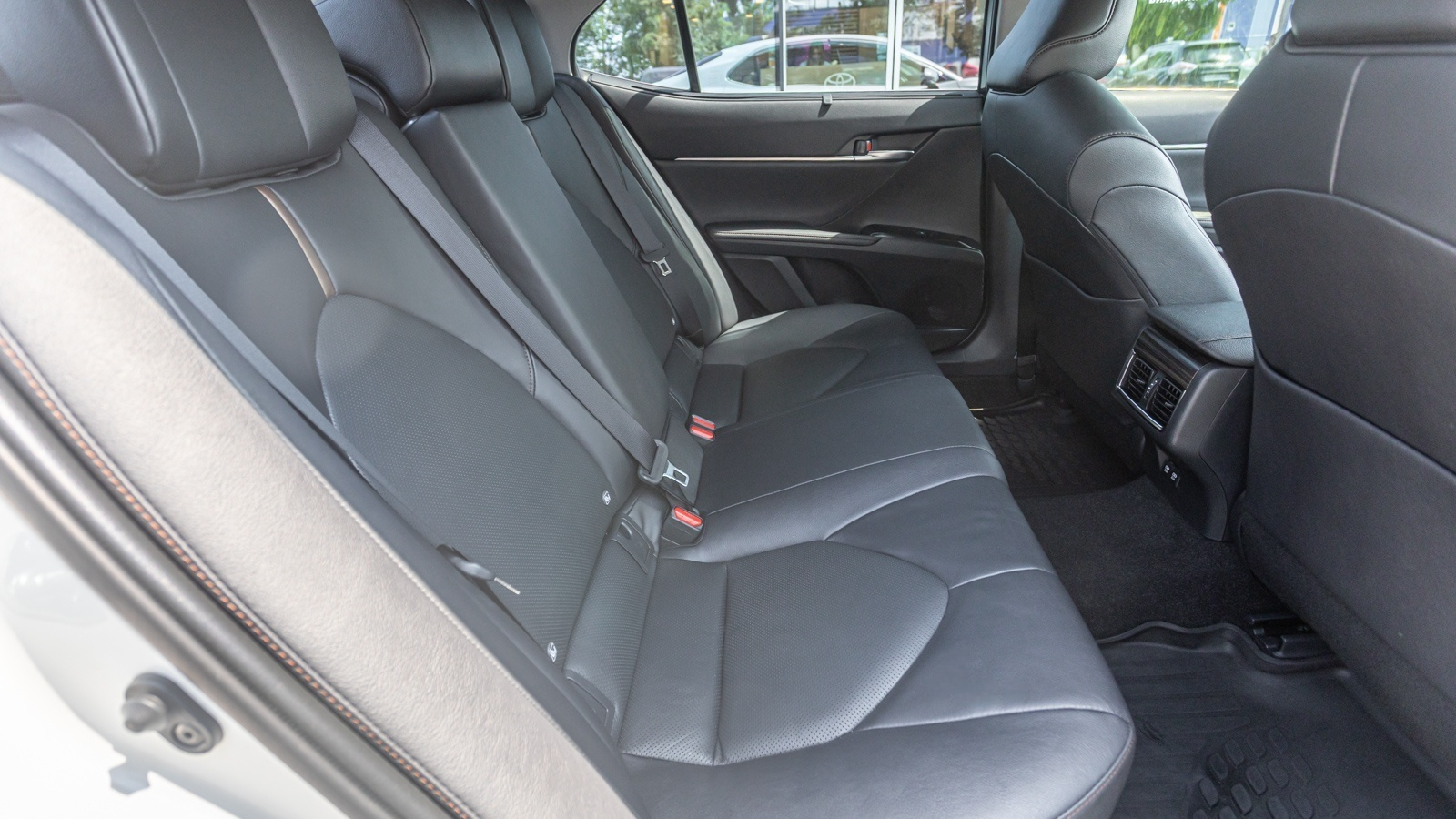 Toyota CAMRY 2019 року, Седан, Тойота Центр Дніпро "Алмаз Мотор" на Запорізькому шосе, м.Дніпро | Фото № 7 Toyota CAMRY 2019 року з пробігом 150035 км, Седан, Тойота Центр Дніпро "Алмаз Мотор" на Запорізькому шосе, м.Дніпро - 1115000 ГРН | Фото № 7