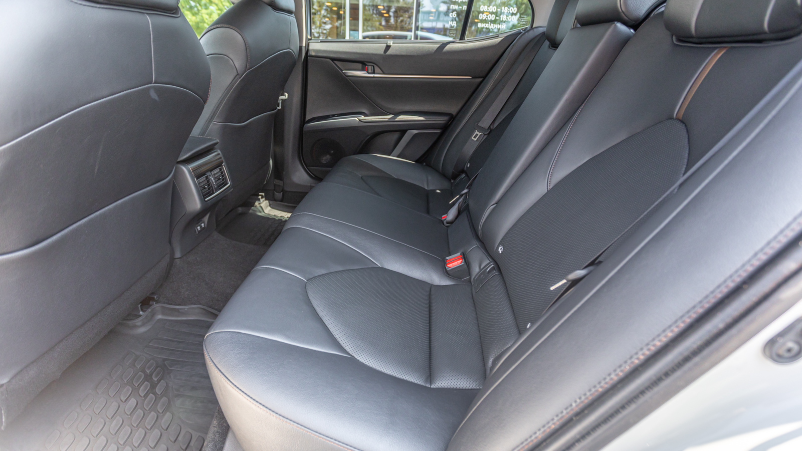 Toyota CAMRY 2019 року, Седан, Тойота Центр Дніпро "Алмаз Мотор" на Запорізькому шосе, м.Дніпро | Фото № 11 Toyota CAMRY 2019 року з пробігом 150035 км, Седан, Тойота Центр Дніпро "Алмаз Мотор" на Запорізькому шосе, м.Дніпро - 1115000 ГРН | Фото № 11