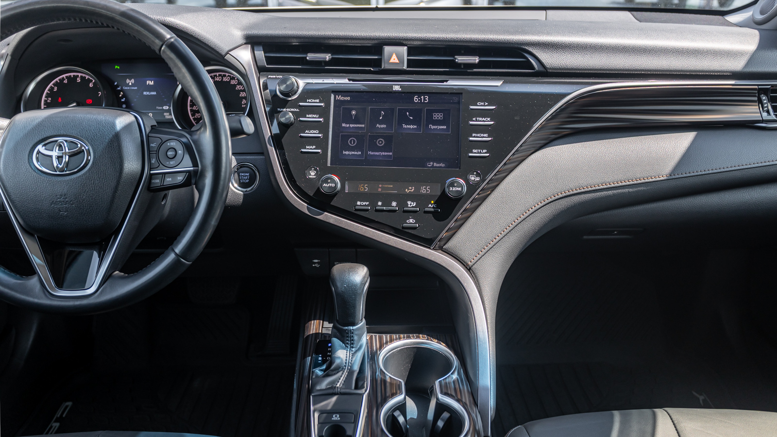 Toyota CAMRY 2019 року, Седан, Тойота Центр Дніпро "Алмаз Мотор" на Запорізькому шосе, м.Дніпро | Фото № 13 Toyota CAMRY 2019 року з пробігом 150035 км, Седан, Тойота Центр Дніпро "Алмаз Мотор" на Запорізькому шосе, м.Дніпро - 1115000 ГРН | Фото № 13