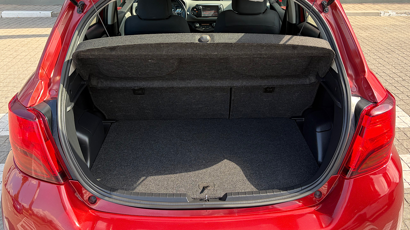 Toyota YARIS 2014 року, Хетчбек, Тойота Центр Запоріжжя "Восток Автомир", м.Запоріжжя | Фото № 10 Toyota YARIS 2014 року з пробігом 119000 км, Хетчбек, Тойота Центр Запоріжжя "Восток Автомир", м.Запоріжжя - 537600 ГРН | Фото № 10
