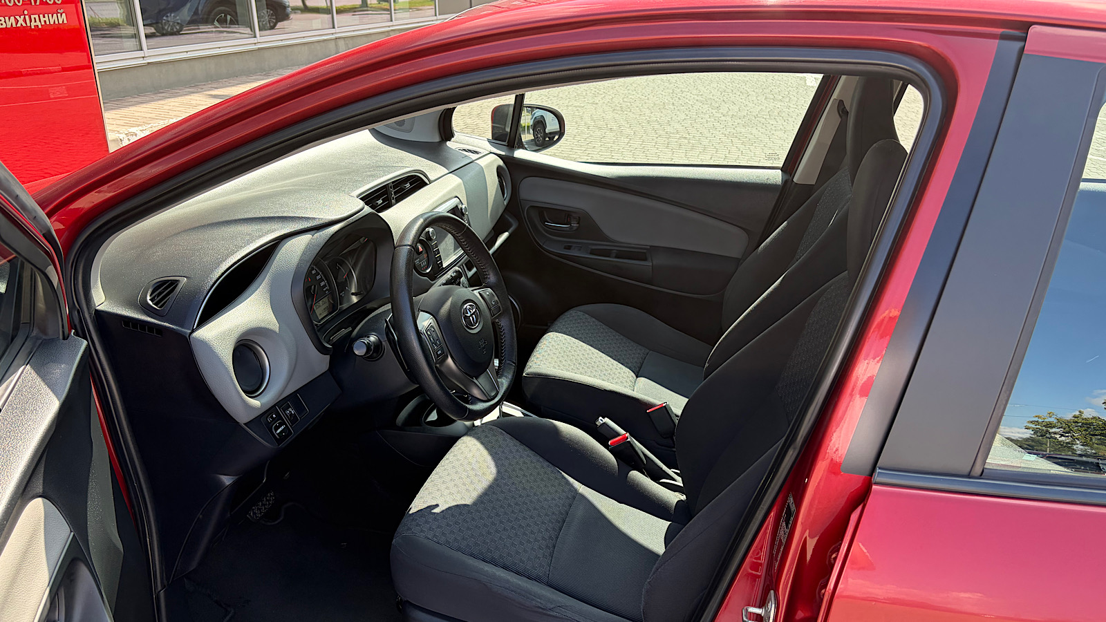 Toyota YARIS 2014 року, Хетчбек, Тойота Центр Запоріжжя "Восток Автомир", м.Запоріжжя | Фото № 12 Toyota YARIS 2014 року з пробігом 119000 км, Хетчбек, Тойота Центр Запоріжжя "Восток Автомир", м.Запоріжжя - 537600 ГРН | Фото № 12