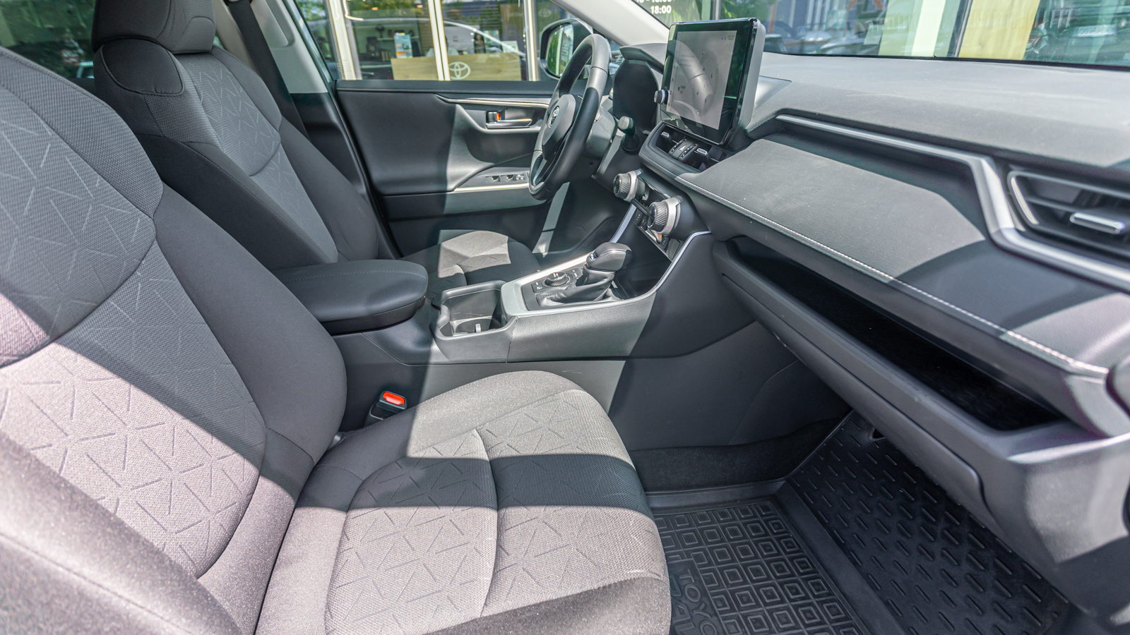 Toyota RAV4 2023 року з пробігом 25415 км, Універсал, Тойота Центр Дніпро "Алмаз Мотор" на Запорізькому шосе, м.Дніпро - 1485000 ГРН | Фото № 6