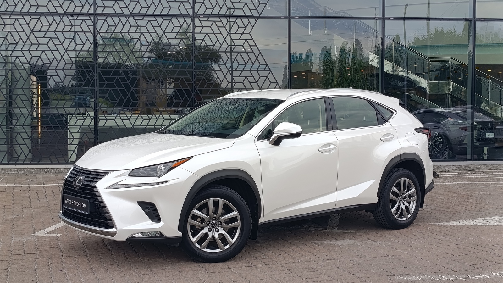 Lexus NX 2019 року, Універсал, Лексус Київ Захід, м.Київ | Фото № 1 Lexus NX 2019 року з пробігом 52993 км, Універсал, Лексус Київ Захід, м.Київ - 1450000 ГРН | Фото № 1