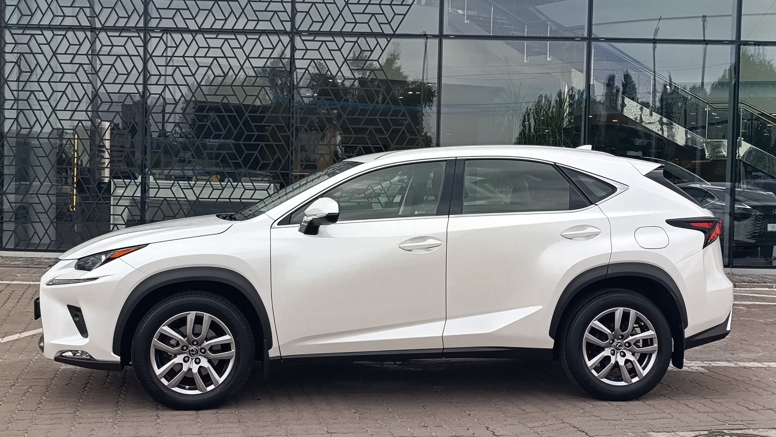 Lexus NX 2019 року, Універсал, Лексус Київ Захід, м.Київ | Фото № 3 Lexus NX 2019 року з пробігом 52993 км, Універсал, Лексус Київ Захід, м.Київ - 1450000 ГРН | Фото № 3