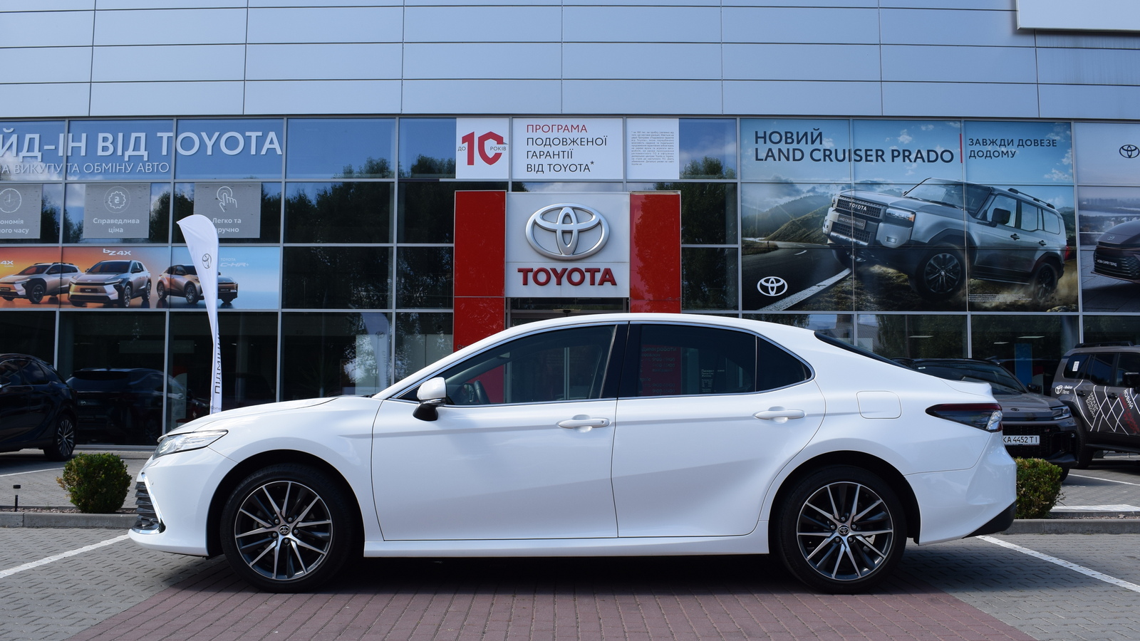 Toyota CAMRY 2022 року з пробігом 115998 км, Седан, Тойота Центр Житомир "Стар - Кар", м.Житомир - 1397760 ГРН | Фото № 3