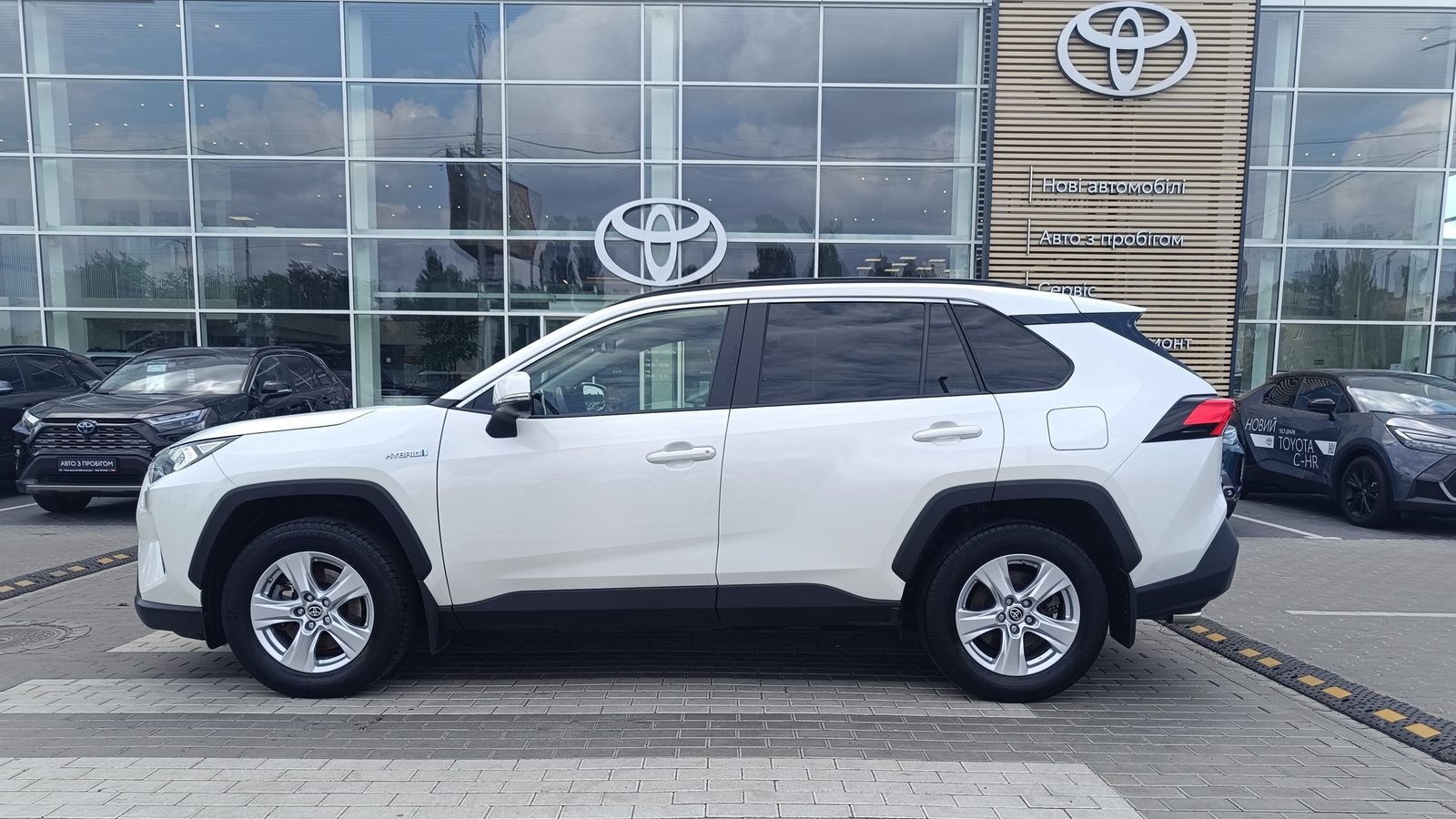 Toyota RAV4 2021 року, Універсал, Тойота Центр Київ "ВіДі Автострада", м.Київ | Фото № 3 Toyota RAV4 2021 року з пробігом 111974 км, Універсал, Тойота Центр Київ "ВіДі Автострада", м.Київ - 1490000 ГРН | Фото № 3