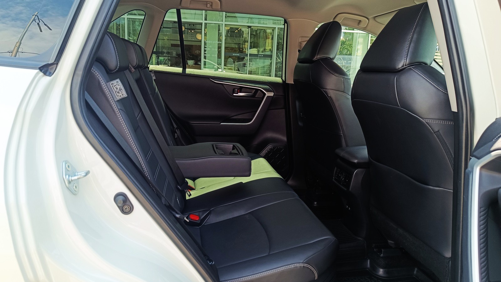 Toyota RAV4 2021 року, Універсал, Тойота Центр Київ "ВіДі Автострада", м.Київ | Фото № 7 Toyota RAV4 2021 року з пробігом 111974 км, Універсал, Тойота Центр Київ "ВіДі Автострада", м.Київ - 1490000 ГРН | Фото № 7