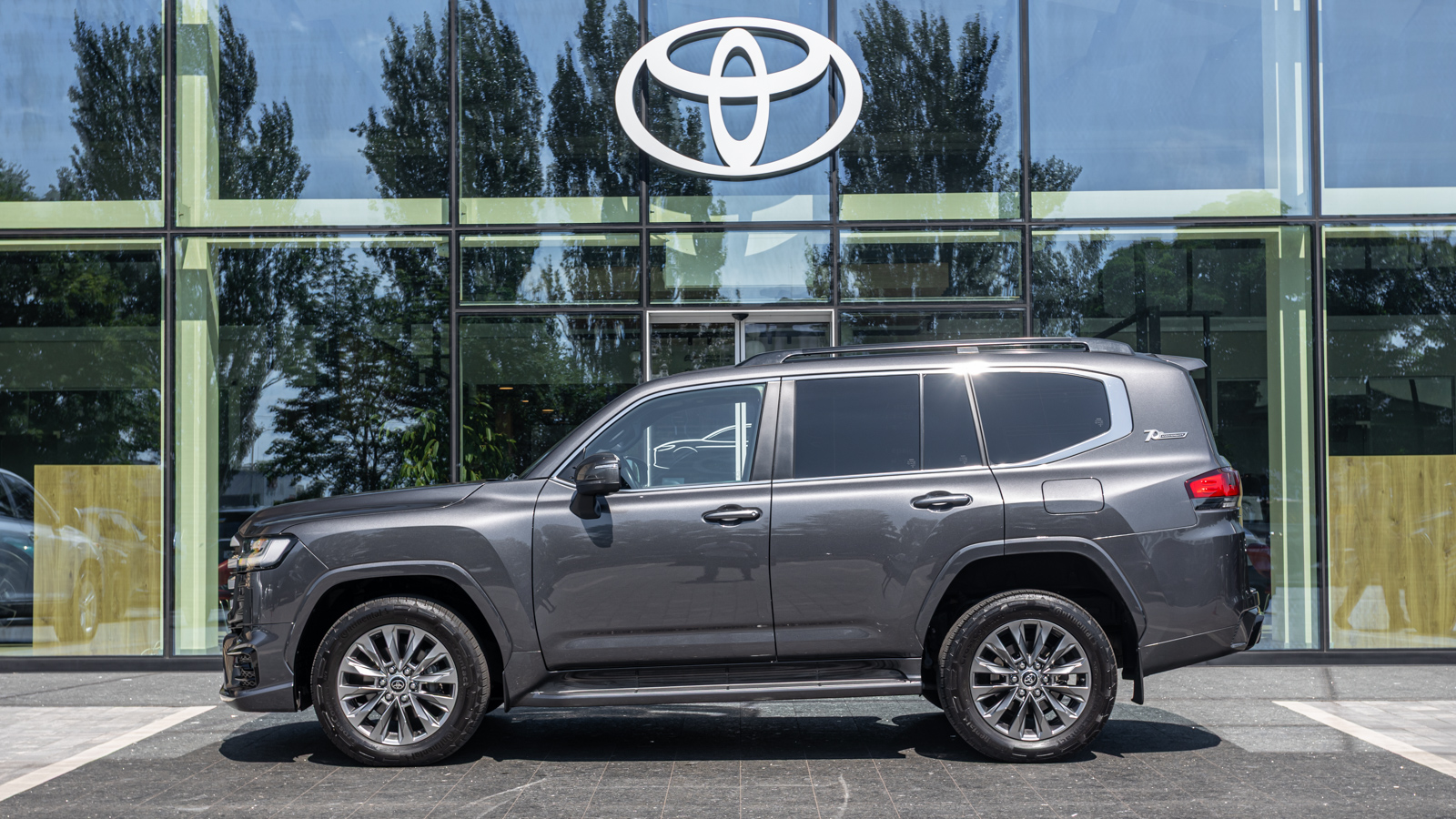 Toyota LAND CRUISER 2021 року, Універсал, Тойота Центр Дніпро "Алмаз Мотор" на Запорізькому шосе, м.Дніпро | Фото № 3 Toyota LAND CRUISER 2021 року з пробігом 191672 км, Універсал, Тойота Центр Дніпро "Алмаз Мотор" на Запорізькому шосе, м.Дніпро - 2745000 ГРН | Фото № 3