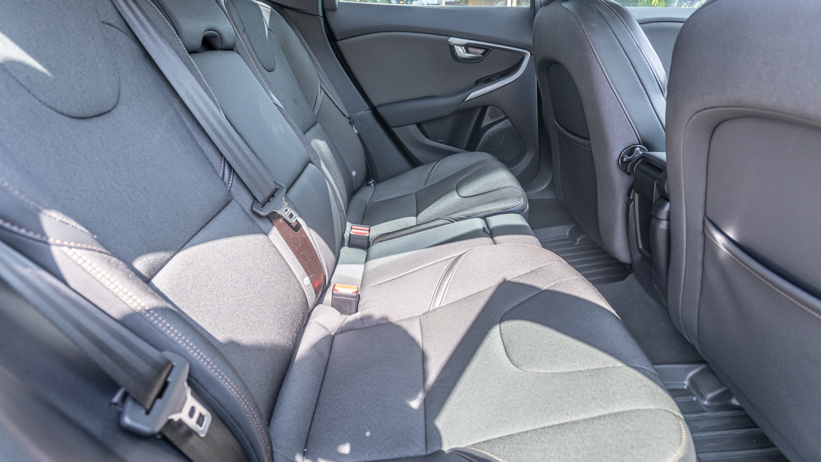 Інші авто VOLVO V40 2017 року, Хетчбек, Тойота Центр Дніпро "Алмаз Мотор" на Запорізькому шосе, м.Дніпро | Фото № 7 Інші авто VOLVO V40 2017 року з пробігом 118745 км, Хетчбек, Тойота Центр Дніпро "Алмаз Мотор" на Запорізькому шосе, м.Дніпро - 720000 ГРН | Фото № 7