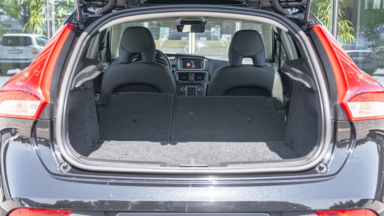 Інші авто VOLVO V40 2017 року, Хетчбек, Тойота Центр Дніпро "Алмаз Мотор" на Запорізькому шосе, м.Дніпро | Фото № 12 Інші авто VOLVO V40 2017 року з пробігом 118745 км, Хетчбек, Тойота Центр Дніпро "Алмаз Мотор" на Запорізькому шосе, м.Дніпро - 720000 ГРН | Фото № 12