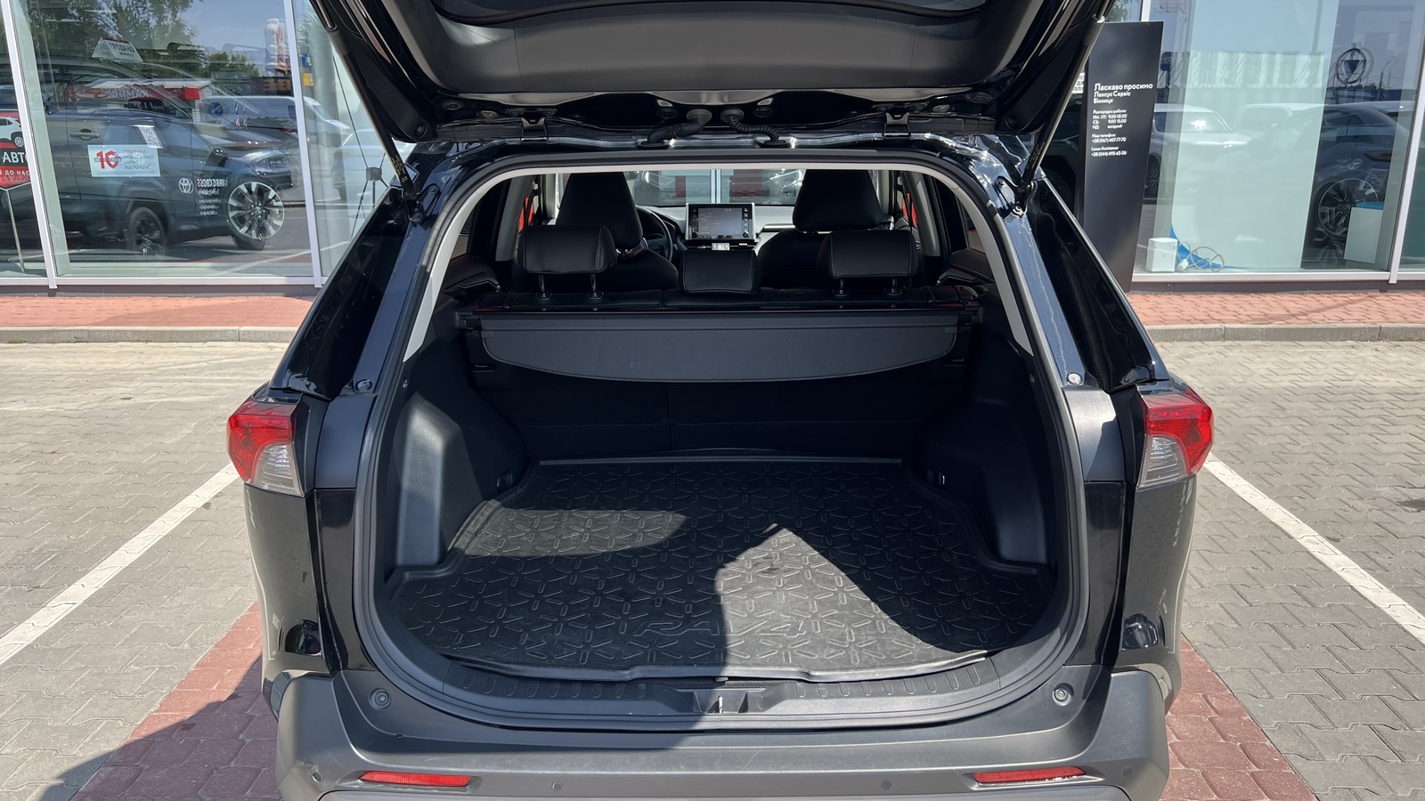 Toyota RAV4 2021 року, Універсал, Тойота Центр Вінниця "Преміум Мотор", м.Вінниця | Фото № 10 Toyota RAV4 2021 року з пробігом 170000 км, Універсал, Тойота Центр Вінниця "Преміум Мотор", м.Вінниця - 1120000 ГРН | Фото № 10