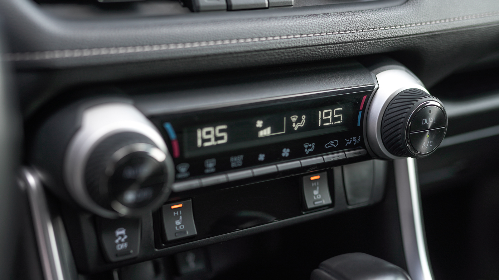 Toyota RAV4 2020 року, Універсал, Тойота Центр Львів "Діамант", м.Львів | Фото № 28 Toyota RAV4 2020 року з пробігом 82487 км, Універсал, Тойота Центр Львів "Діамант", м.Львів - 1609200 ГРН | Фото № 28