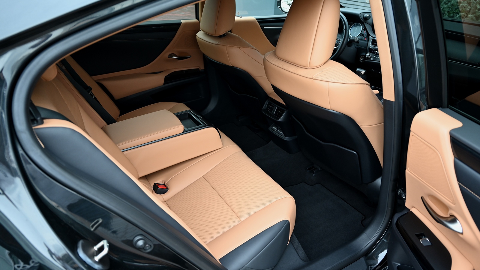 Lexus ES 2023 року, Седан, Тойота Центр Київ "Сіті Плаза", м.Київ | Фото № 7 Lexus ES 2023 року з пробігом 30501 км, Седан, Тойота Центр Київ "Сіті Плаза", м.Київ - 1967240 ГРН | Фото № 7