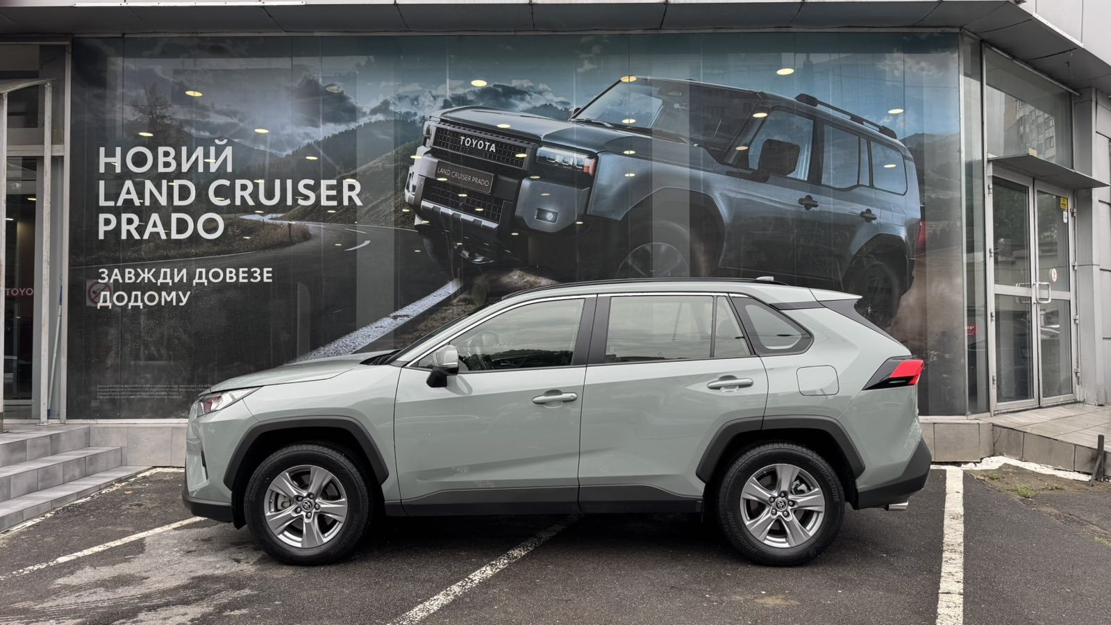 Toyota RAV4 2024 року, Універсал, Тойота Центр Одеса "ВіДі Пальміра", м.Одеса | Фото № 3 Toyota RAV4 2024 року з пробігом 52026 км, Універсал, Тойота Центр Одеса "ВіДі Пальміра", м.Одеса - 1646500 ГРН | Фото № 3