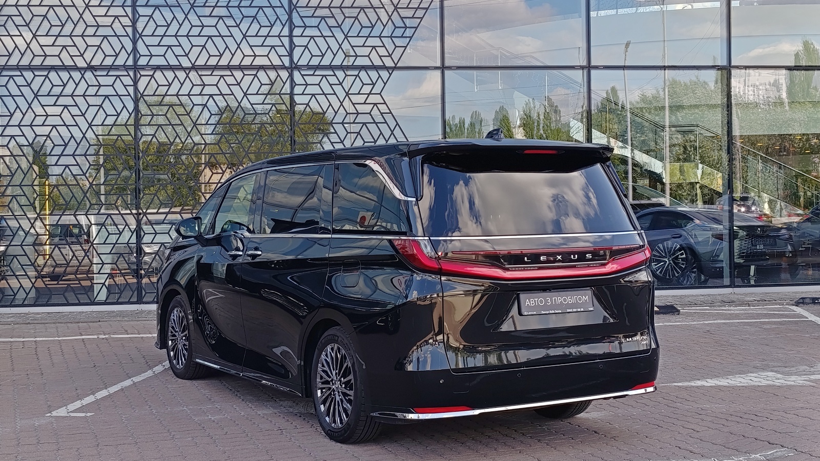 Lexus LM 350h 2025 року з пробігом 22695 км, Універсал, Лексус Київ Захід, м.Київ - 5198000 ГРН | Фото № 2