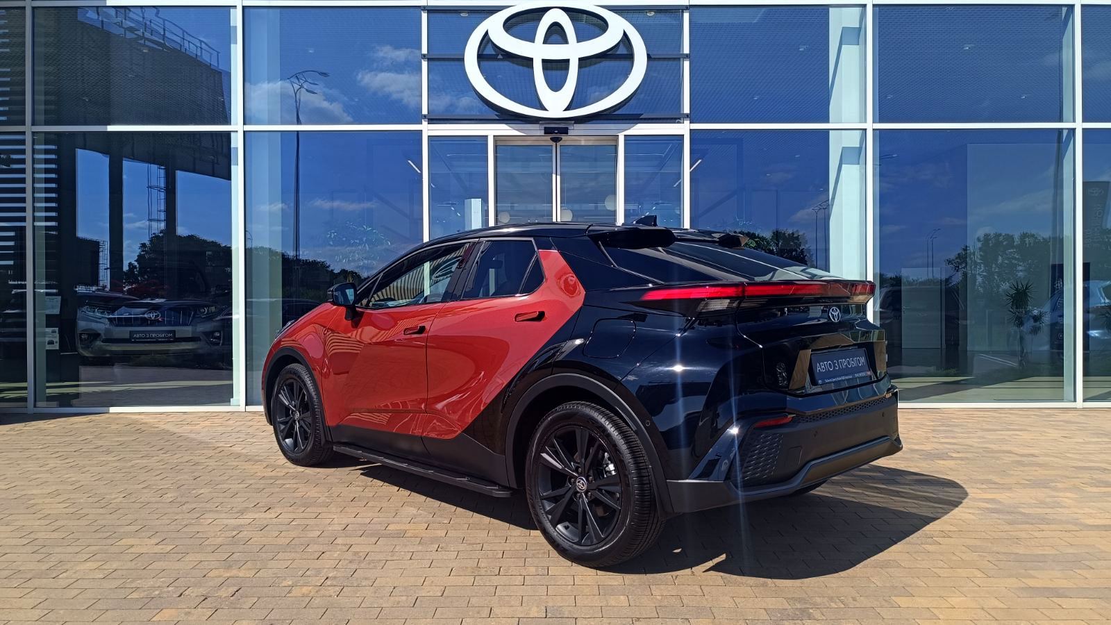 Toyota C-HR 2025 року, Хетчбек, Тойота Центр Київ «ВІДІ Аеропорт», м.Київ | Фото № 2 Toyota C-HR 2025 року з пробігом 3299 км, Хетчбек, Тойота Центр Київ «ВІДІ Аеропорт», м.Київ - 1800000 ГРН | Фото № 2