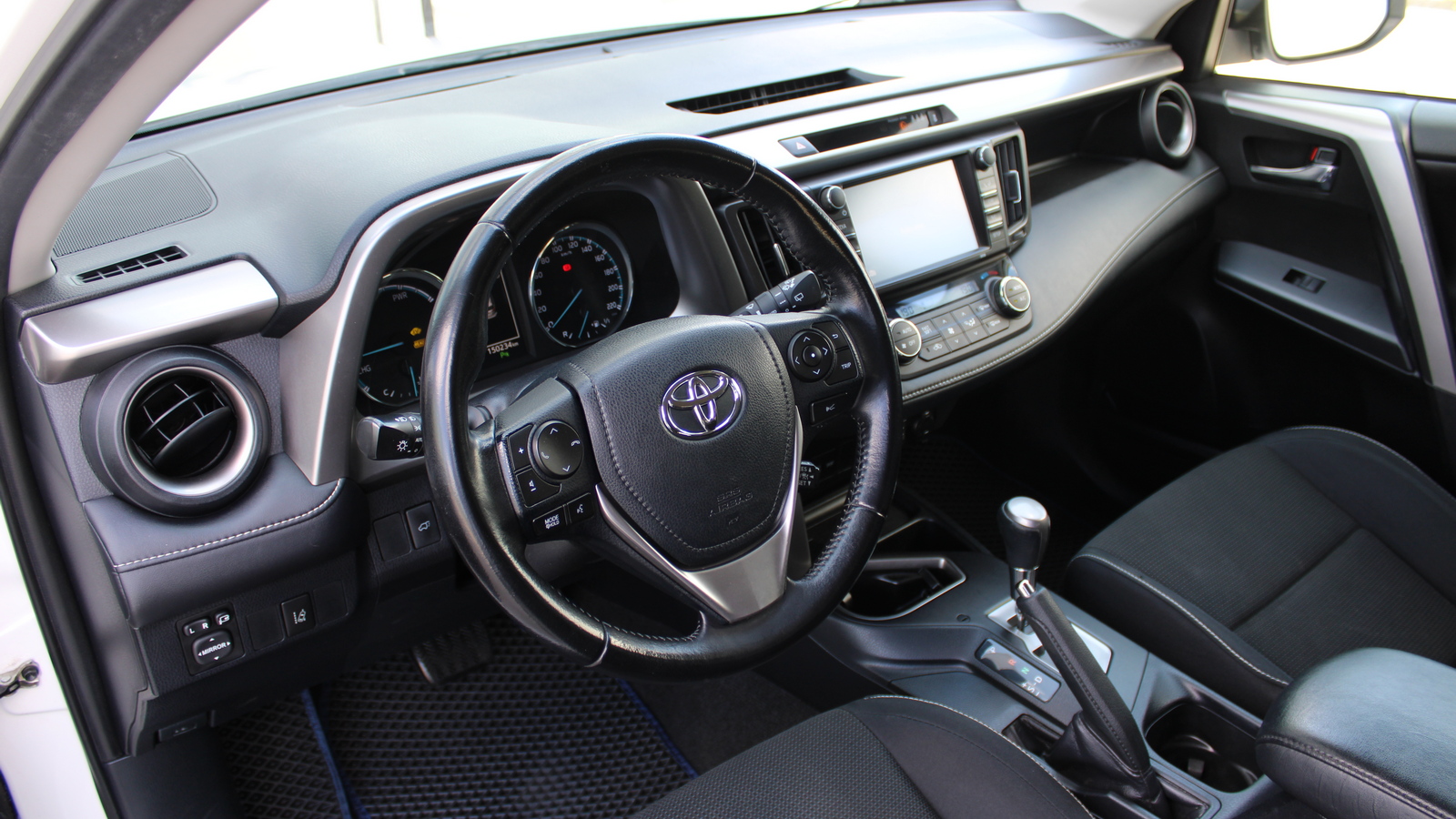 Toyota RAV4 2015 року, Універсал, Тойота Центр Черкаси "Мотор Сіті", м.Черкаси | Фото № 12 Toyota RAV4 2015 року з пробігом 150142 км, Універсал, Тойота Центр Черкаси "Мотор Сіті", м.Черкаси - 935000 ГРН | Фото № 12