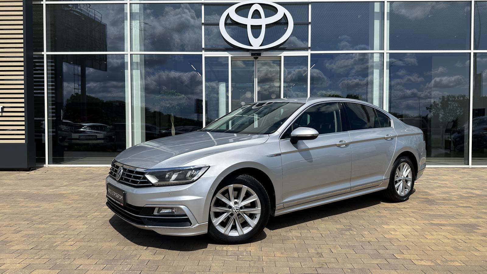 Інші авто VOLKSWAGEN PASSAT 2017 року, Седан, Тойота Центр Київ «ВІДІ Аеропорт», м.Київ | Фото № 1 Інші авто VOLKSWAGEN PASSAT 2017 року з пробігом 181693 км, Седан, Тойота Центр Київ «ВІДІ Аеропорт», м.Київ - 820000 ГРН | Фото № 1