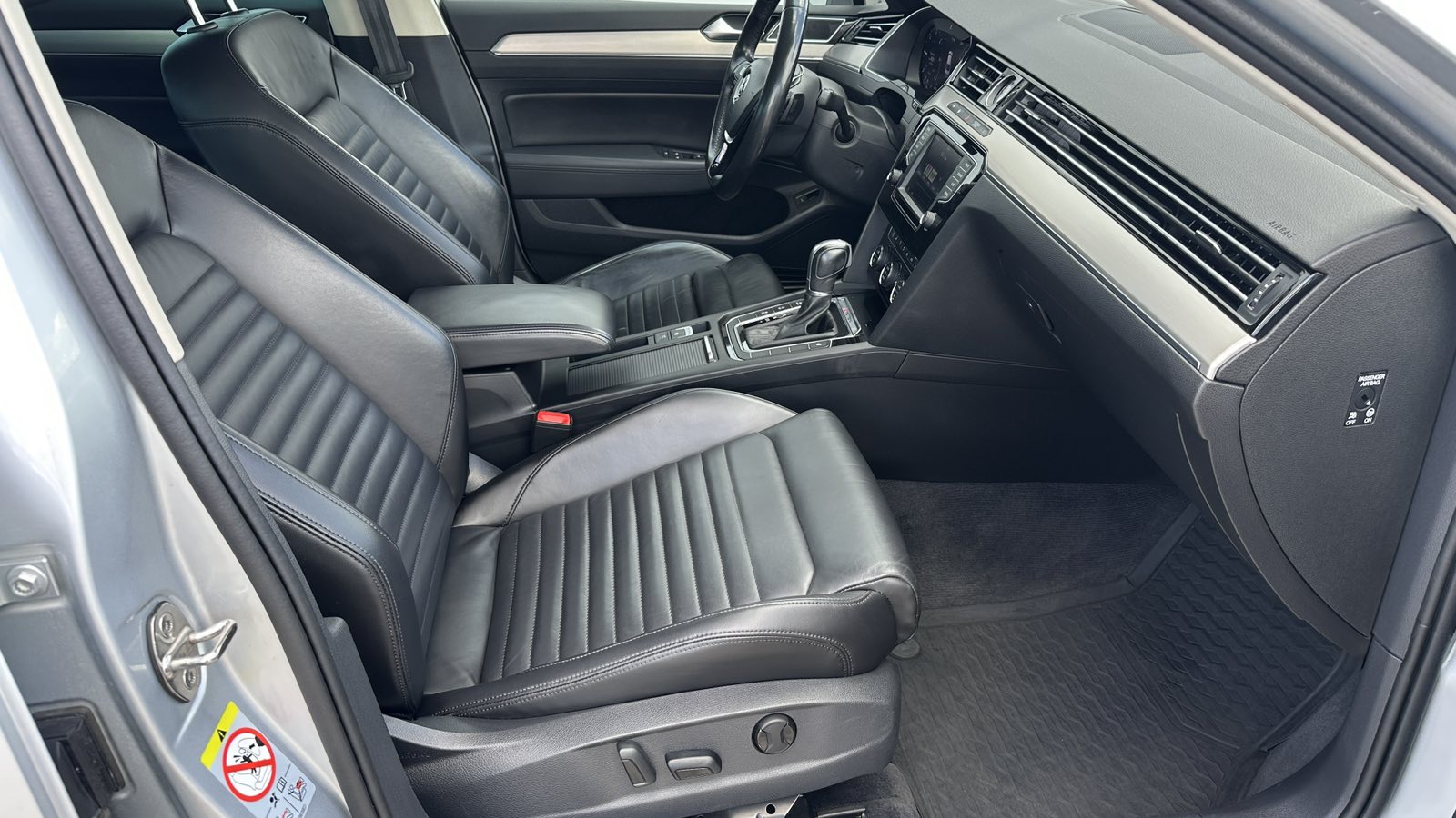 Інші авто VOLKSWAGEN PASSAT 2017 року, Седан, Тойота Центр Київ «ВІДІ Аеропорт», м.Київ | Фото № 6 Інші авто VOLKSWAGEN PASSAT 2017 року з пробігом 181693 км, Седан, Тойота Центр Київ «ВІДІ Аеропорт», м.Київ - 820000 ГРН | Фото № 6