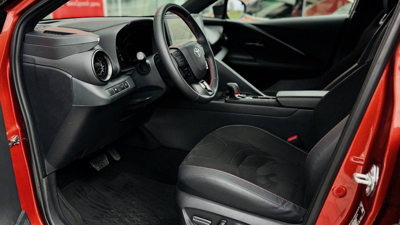 Toyota C-HR 2025 року, Хетчбек, Тойота Центр Тернопіль "Кристал Моторс", м.Тернопіль | Фото № 15 Toyota C-HR 2025 року з пробігом 962 км, Хетчбек, Тойота Центр Тернопіль "Кристал Моторс", м.Тернопіль - 1770000 ГРН | Фото № 15