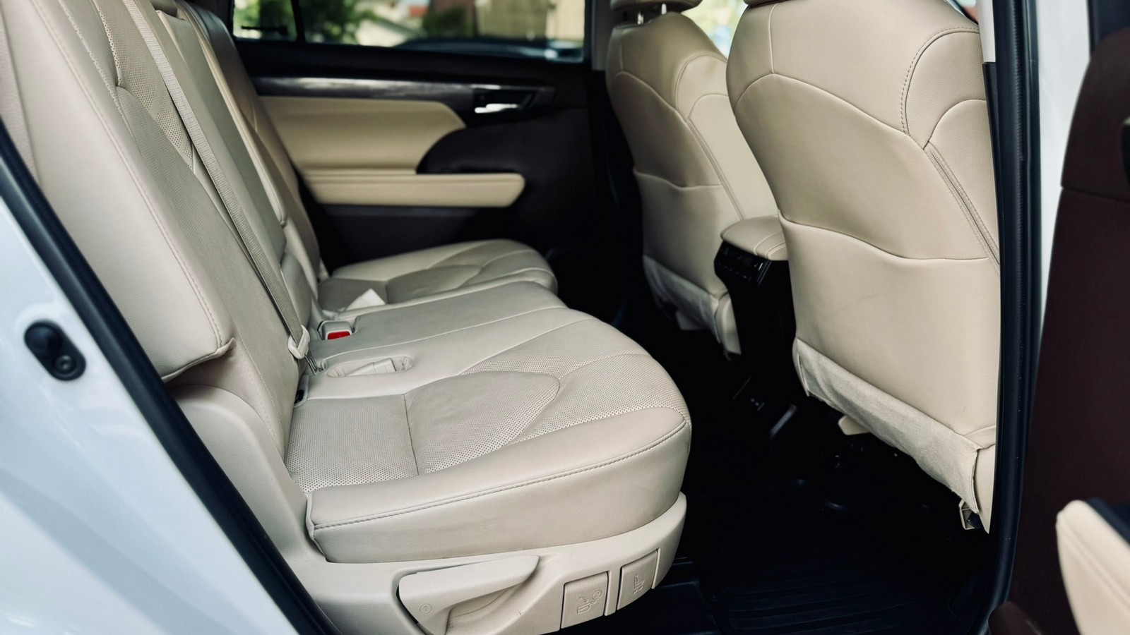 Toyota HIGHLANDER 2022 року, Універсал, Тойота Центр Тернопіль "Кристал Моторс", м.Тернопіль | Фото № 7 Toyota HIGHLANDER 2022 року з пробігом 74456 км, Універсал, Тойота Центр Тернопіль "Кристал Моторс", м.Тернопіль - 2070000 ГРН | Фото № 7