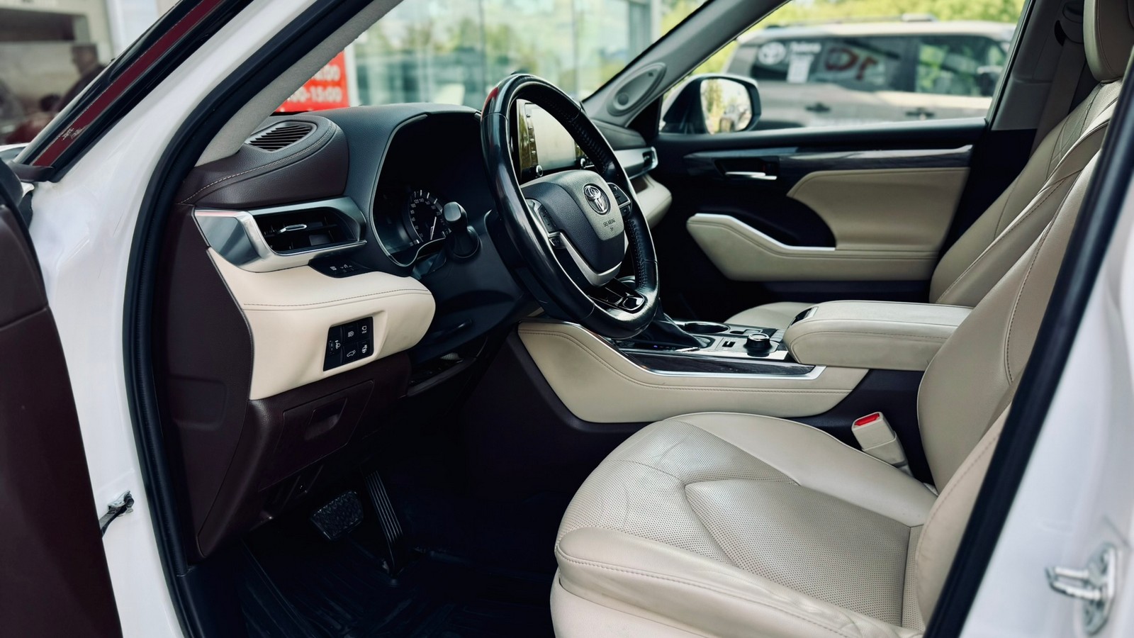 Toyota HIGHLANDER 2022 року, Універсал, Тойота Центр Тернопіль "Кристал Моторс", м.Тернопіль | Фото № 14 Toyota HIGHLANDER 2022 року з пробігом 74456 км, Універсал, Тойота Центр Тернопіль "Кристал Моторс", м.Тернопіль - 2070000 ГРН | Фото № 14