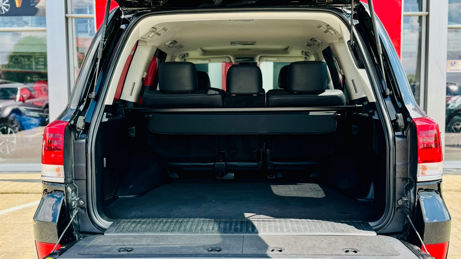 Toyota LAND CRUISER 2019 року, Універсал, Тойота Центр Тернопіль "Кристал Моторс", м.Тернопіль | Фото № 10 Toyota LAND CRUISER 2019 року з пробігом 59450 км, Універсал, Тойота Центр Тернопіль "Кристал Моторс", м.Тернопіль - 3100000 ГРН | Фото № 10