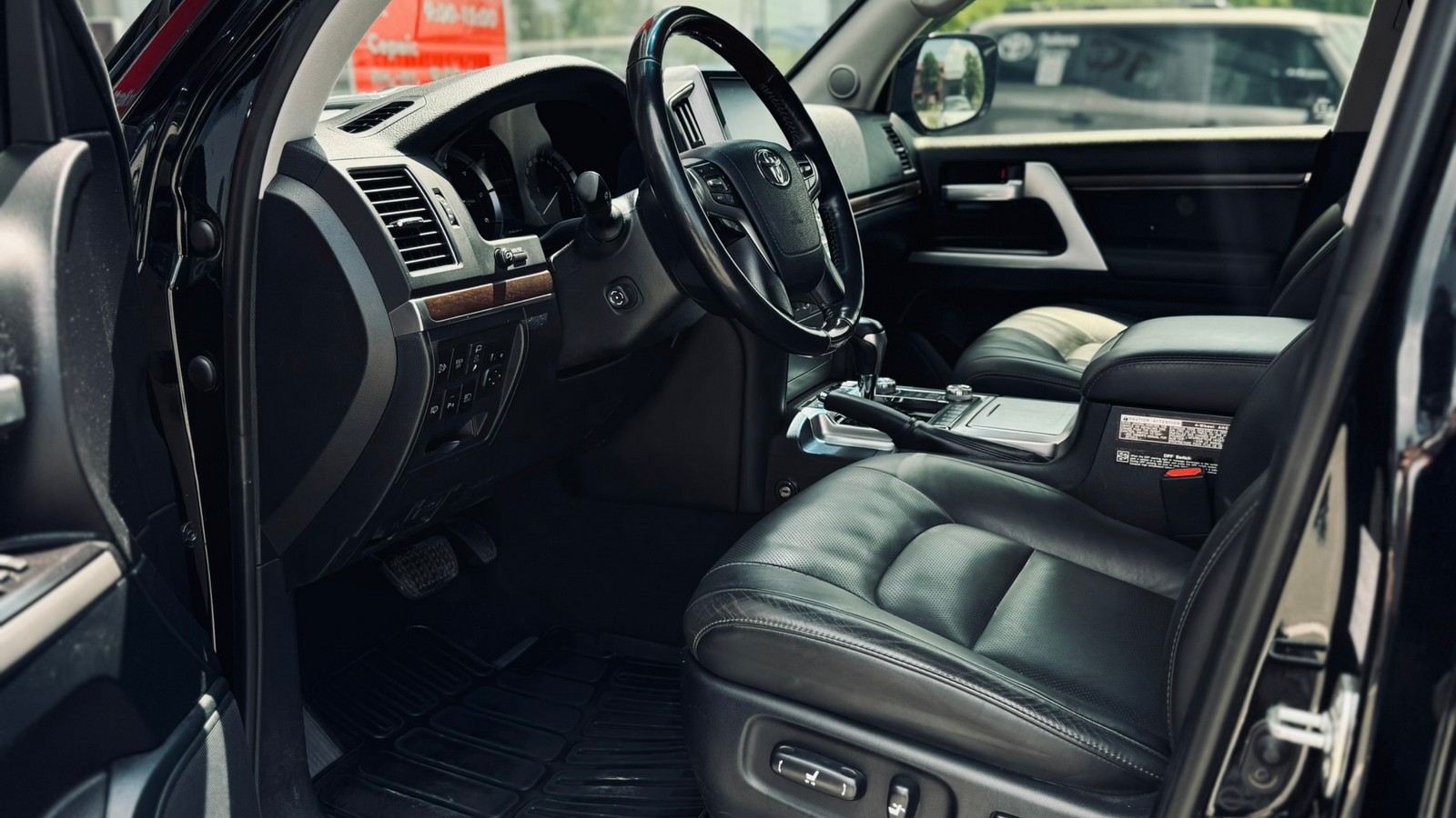 Toyota LAND CRUISER 2019 року, Універсал, Тойота Центр Тернопіль "Кристал Моторс", м.Тернопіль | Фото № 12 Toyota LAND CRUISER 2019 року з пробігом 59450 км, Універсал, Тойота Центр Тернопіль "Кристал Моторс", м.Тернопіль - 3100000 ГРН | Фото № 12
